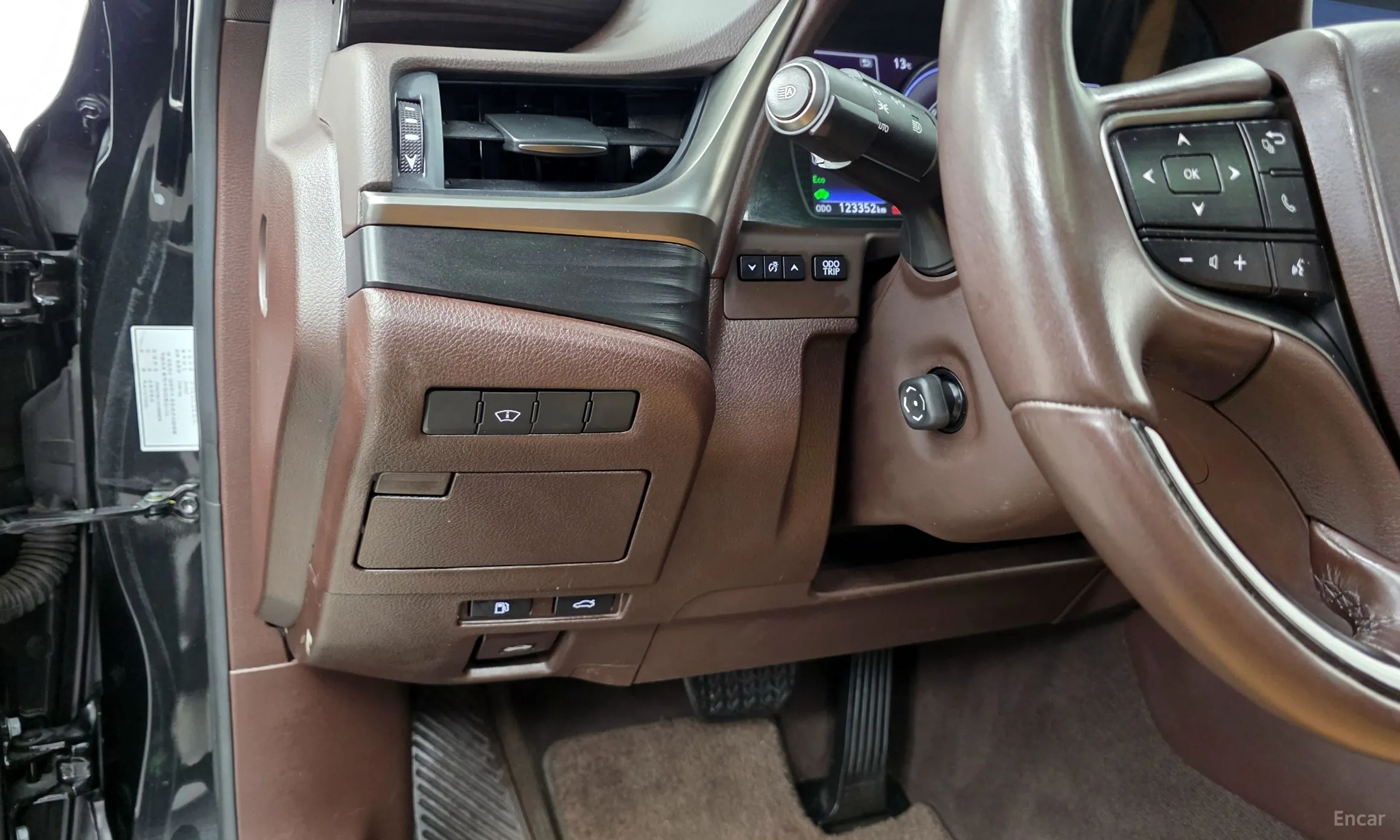 Lexus ES300h 7th Generation превью 16