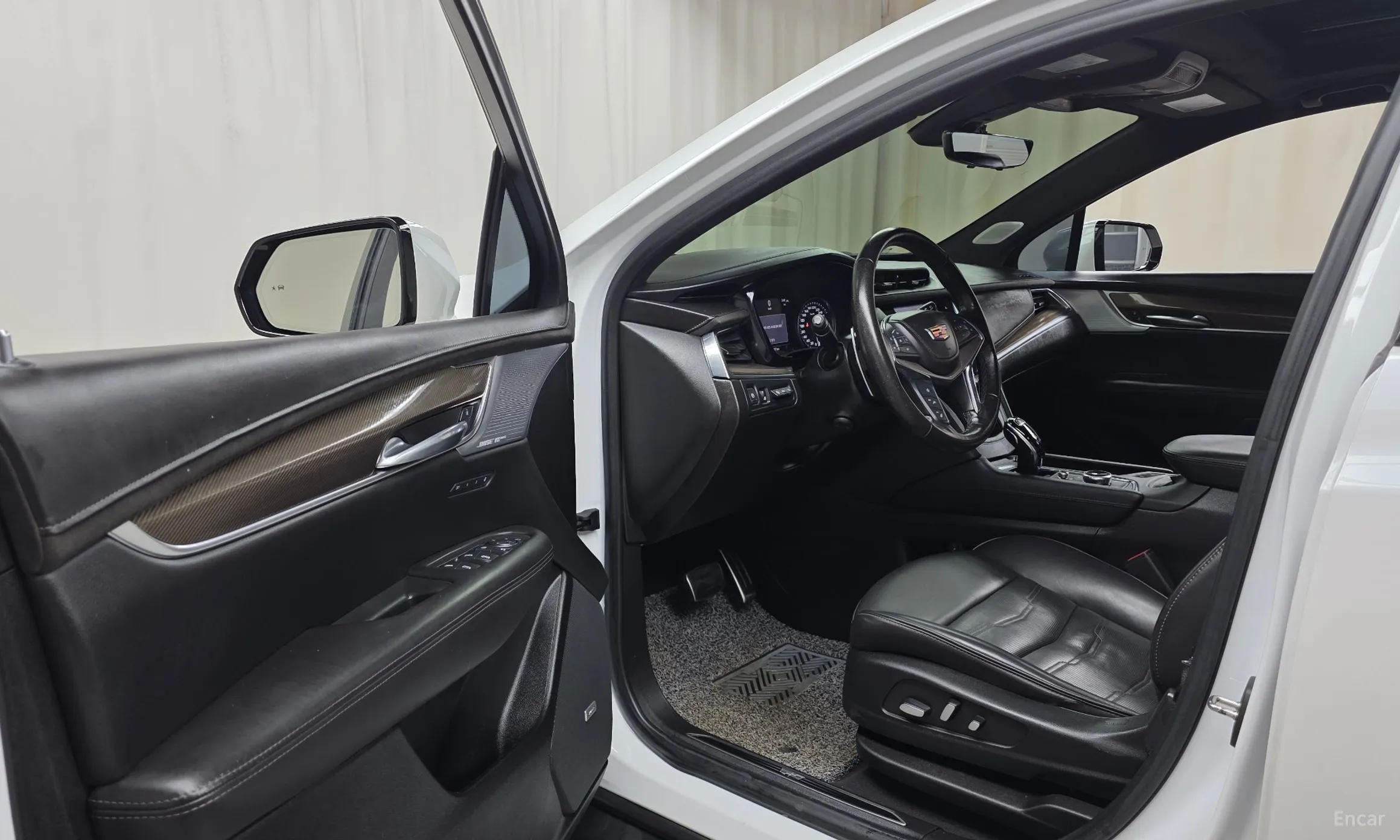 Cadillac XT5 превью 10