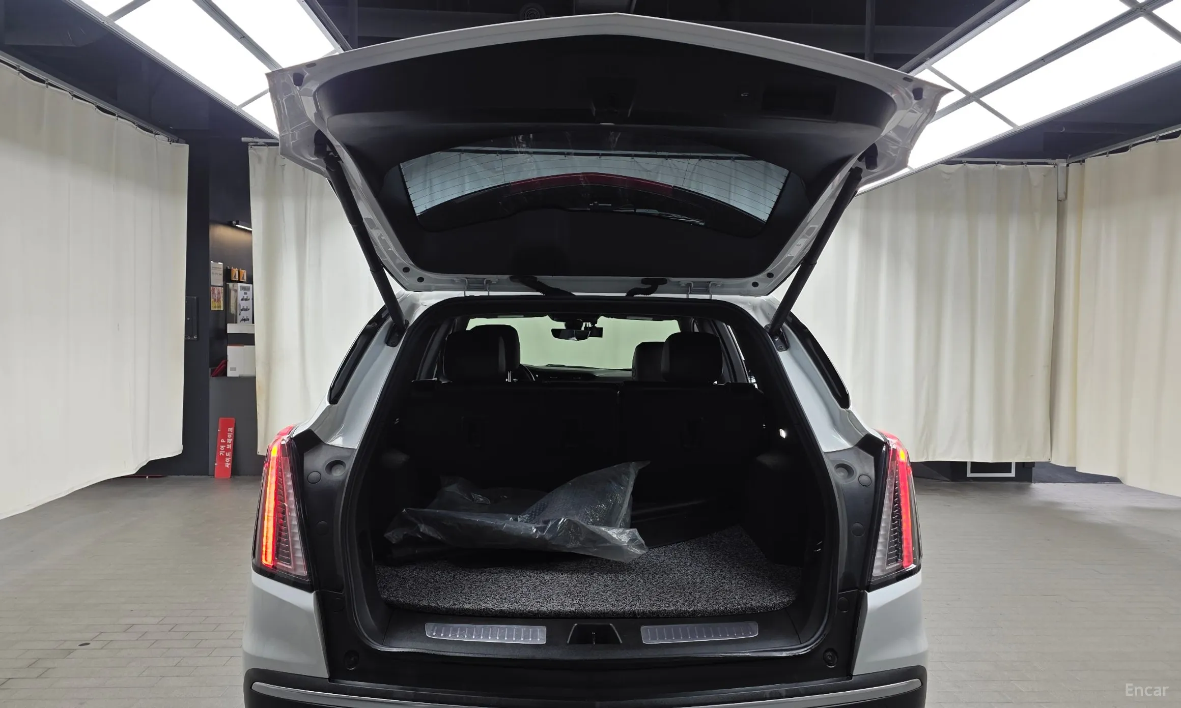 Cadillac XT5 превью 20