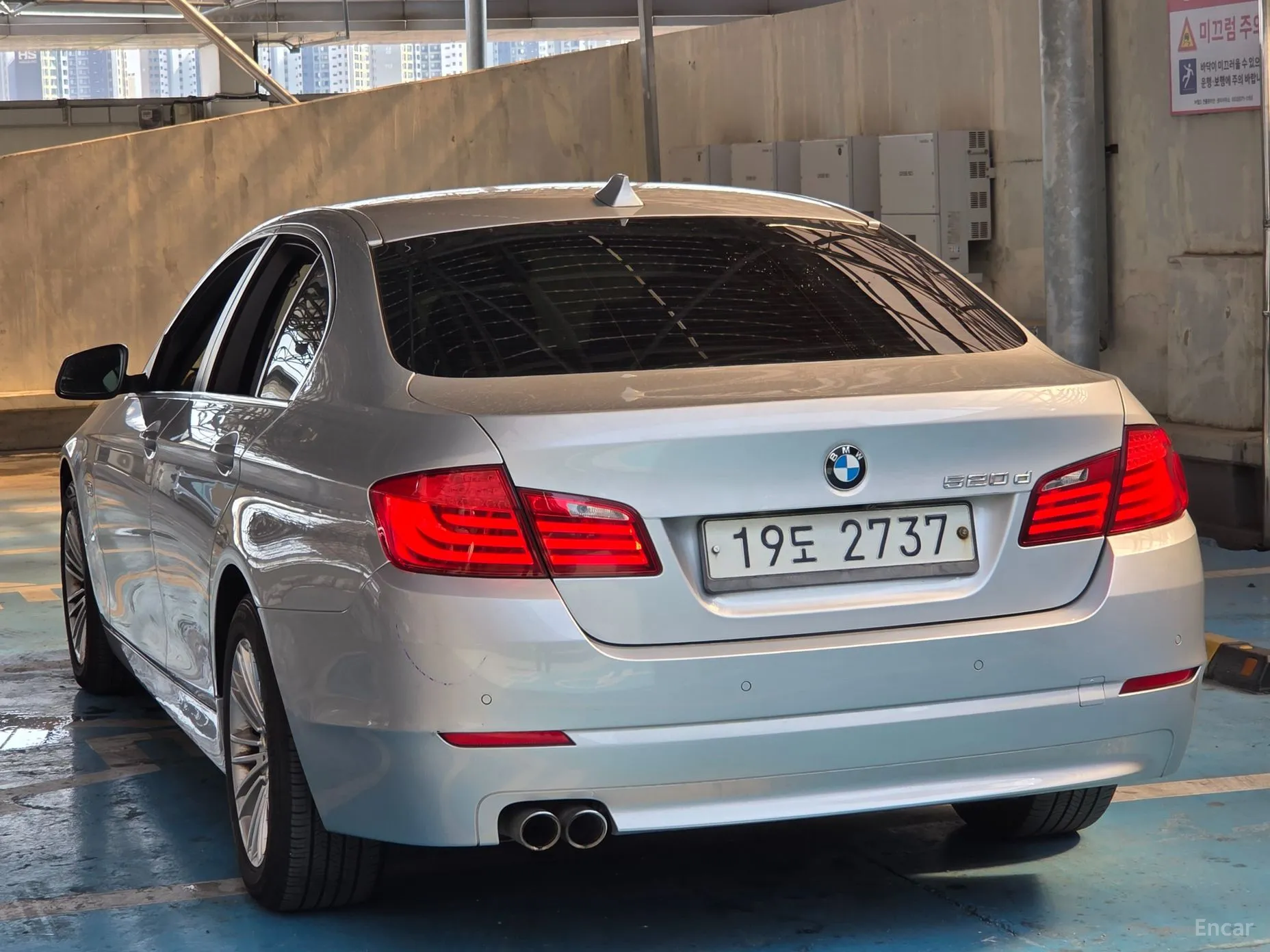 BMW 5 Series (F10) превью 6