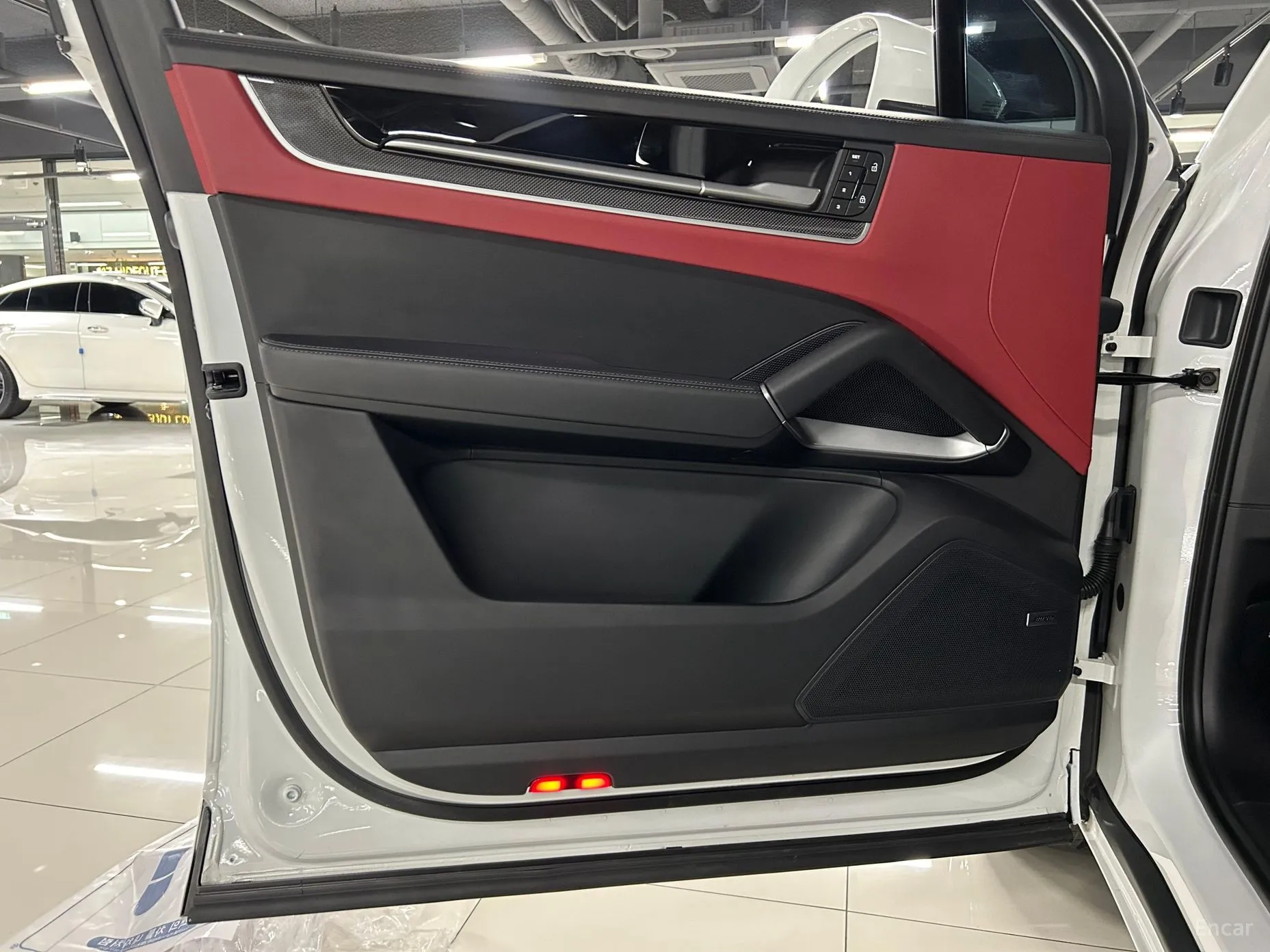 Porsche Cayenne (PO536) превью 11