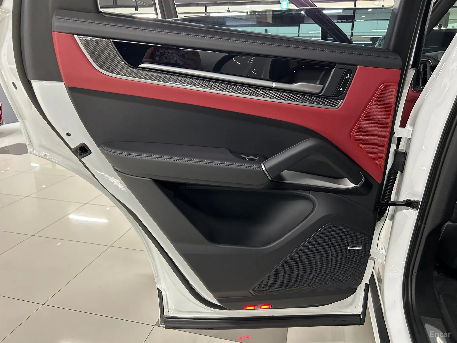 Porsche Cayenne (PO536) превью 18