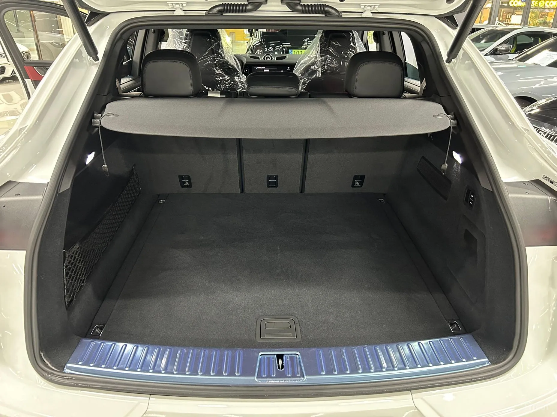 Porsche Cayenne (PO536) превью 20