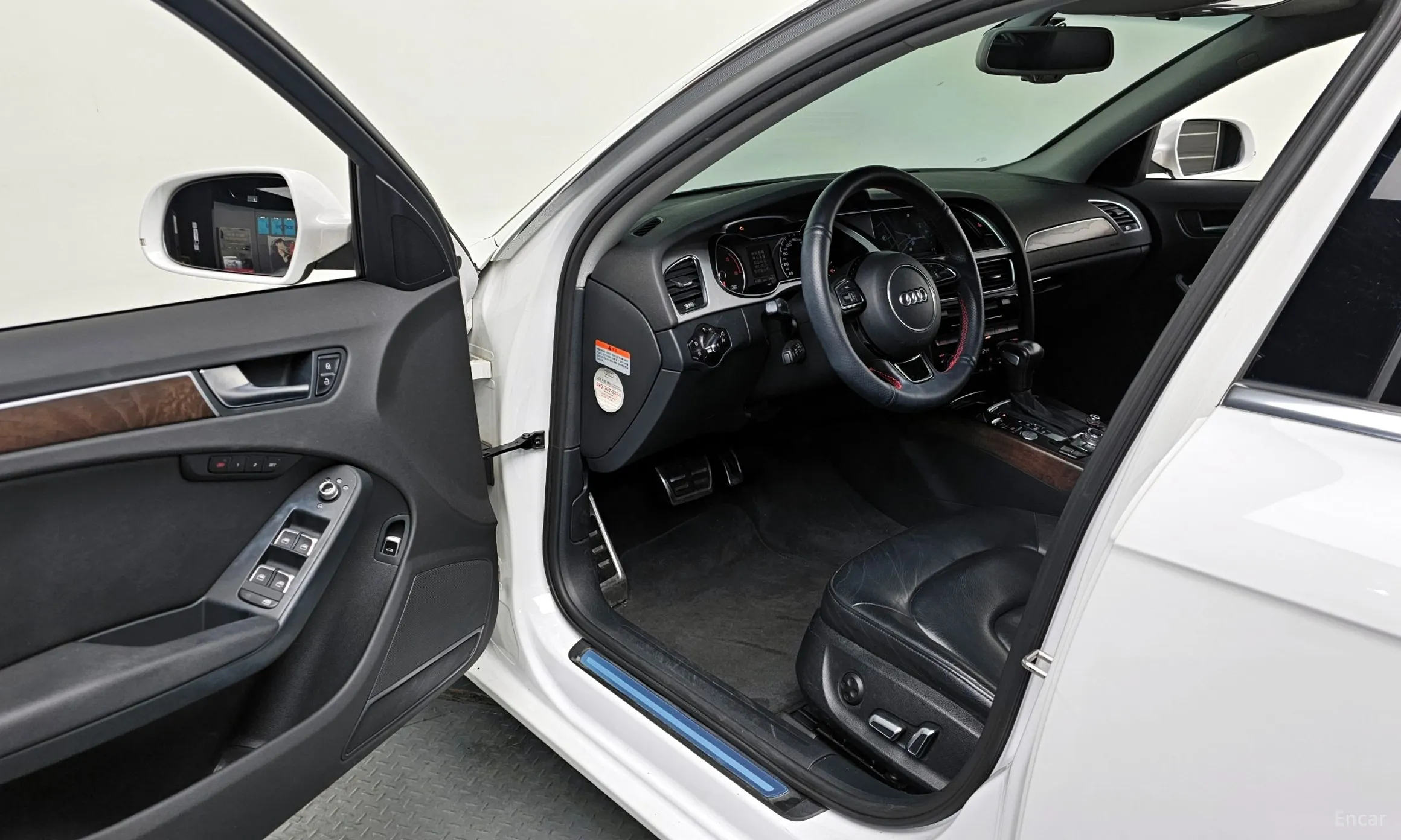 Audi New A4 превью 10