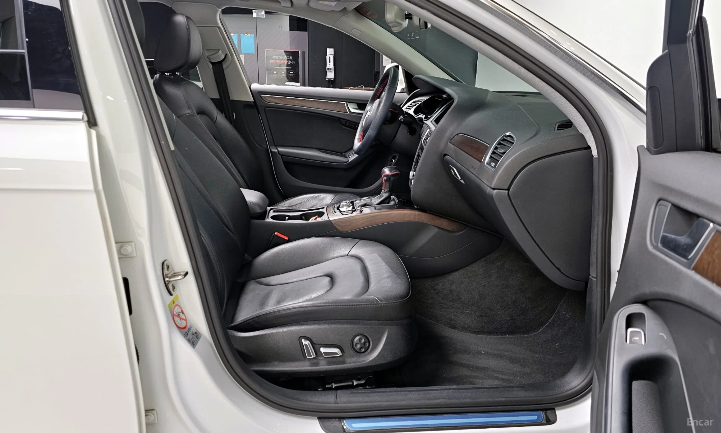 Audi New A4 превью 11