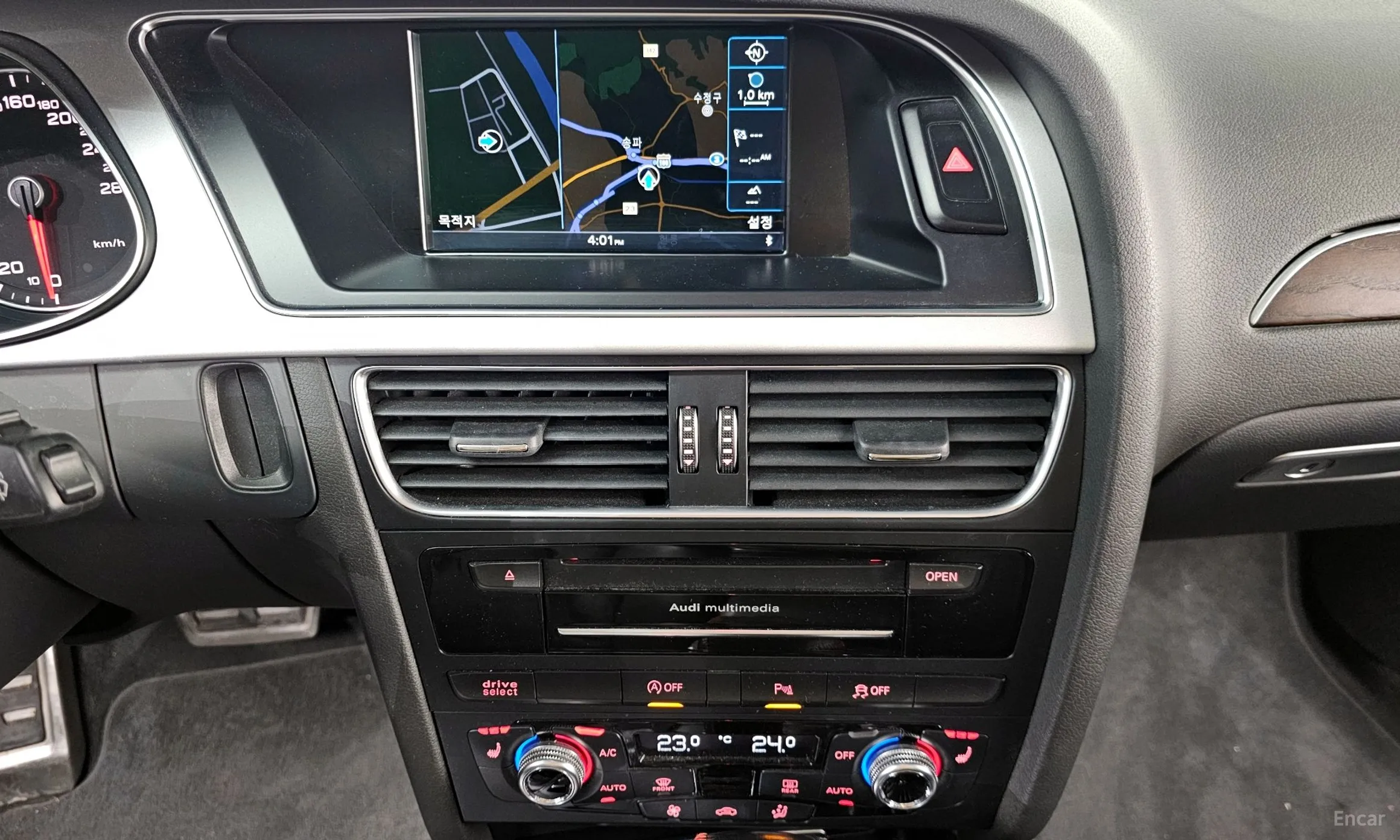 Audi New A4 превью 14