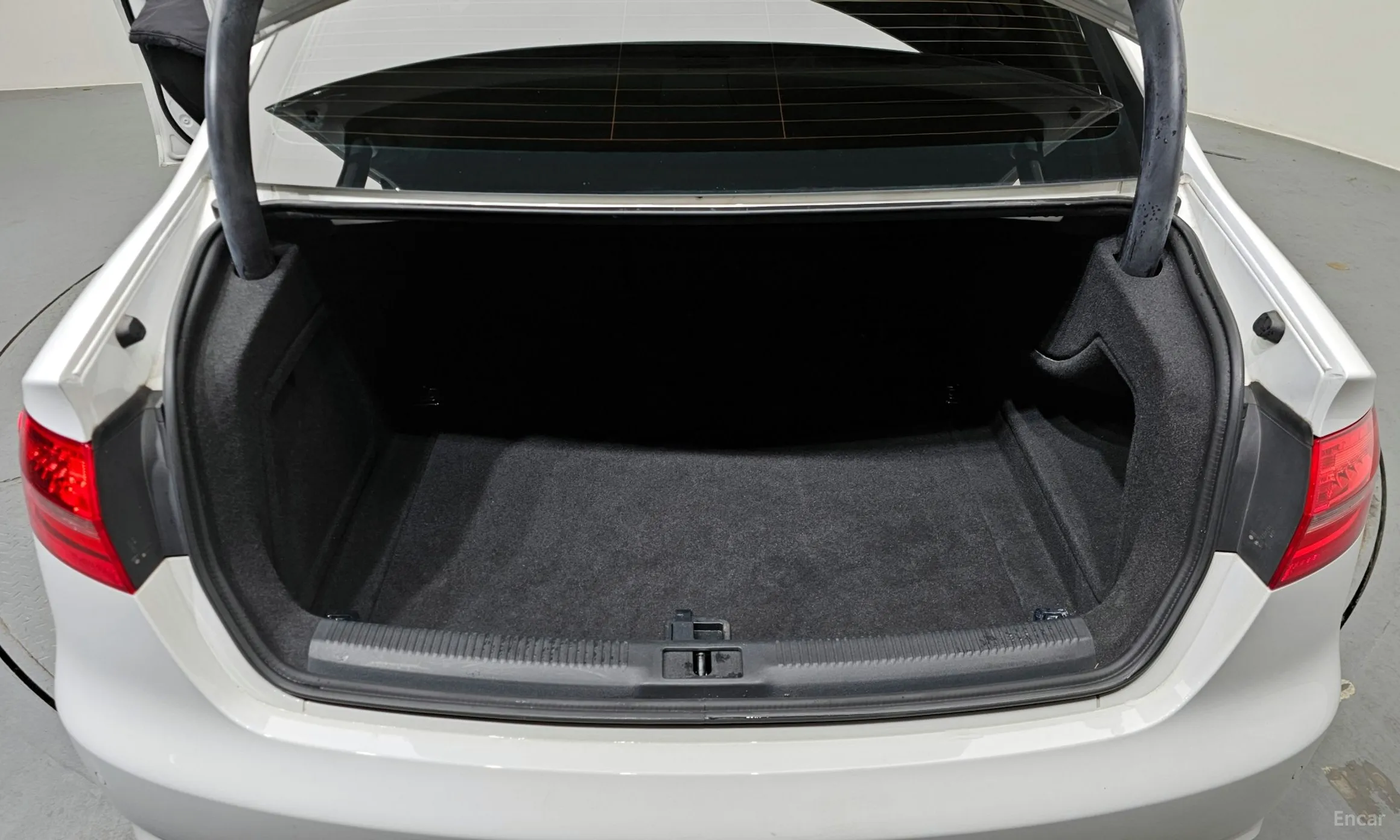 Audi New A4 превью 20