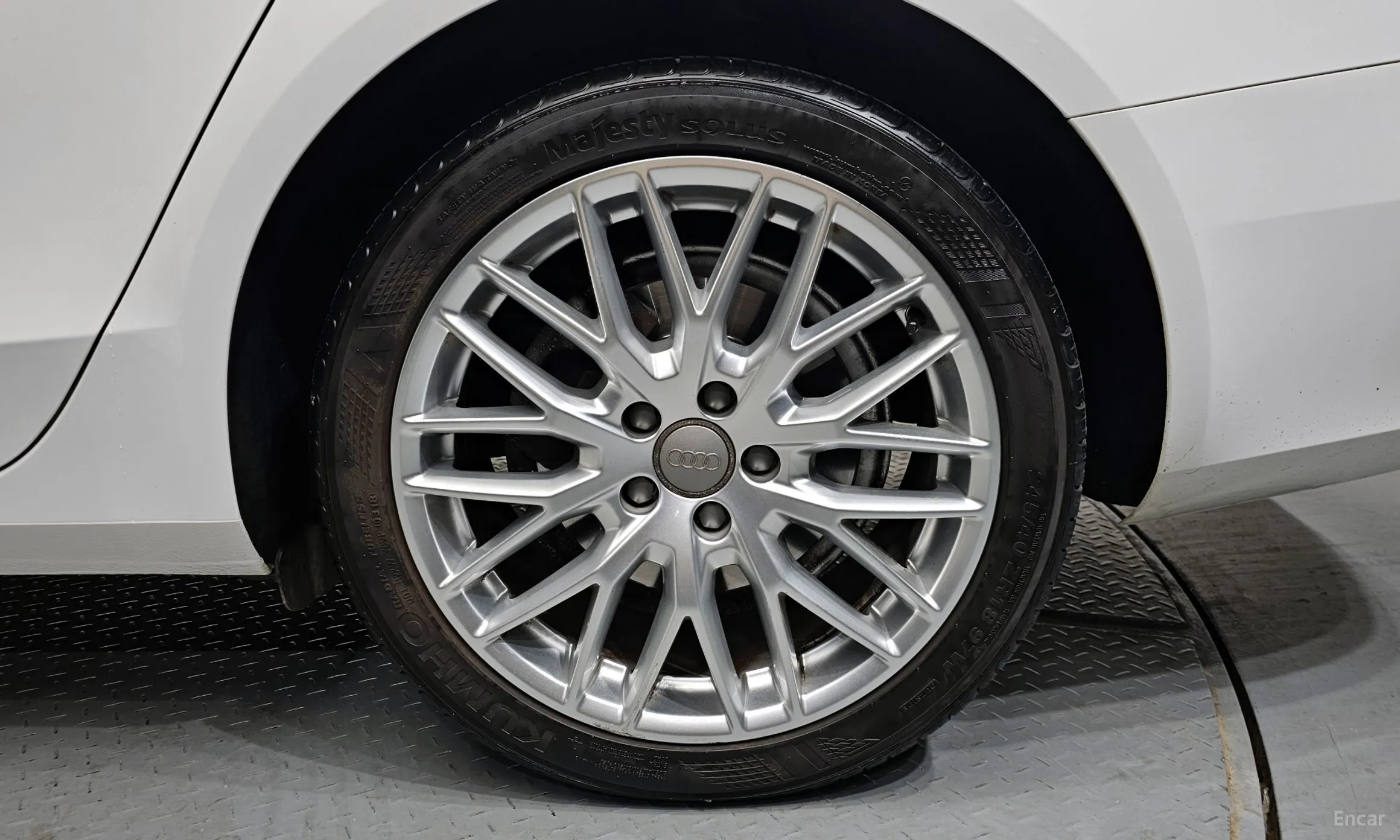 Audi New A4 превью 5