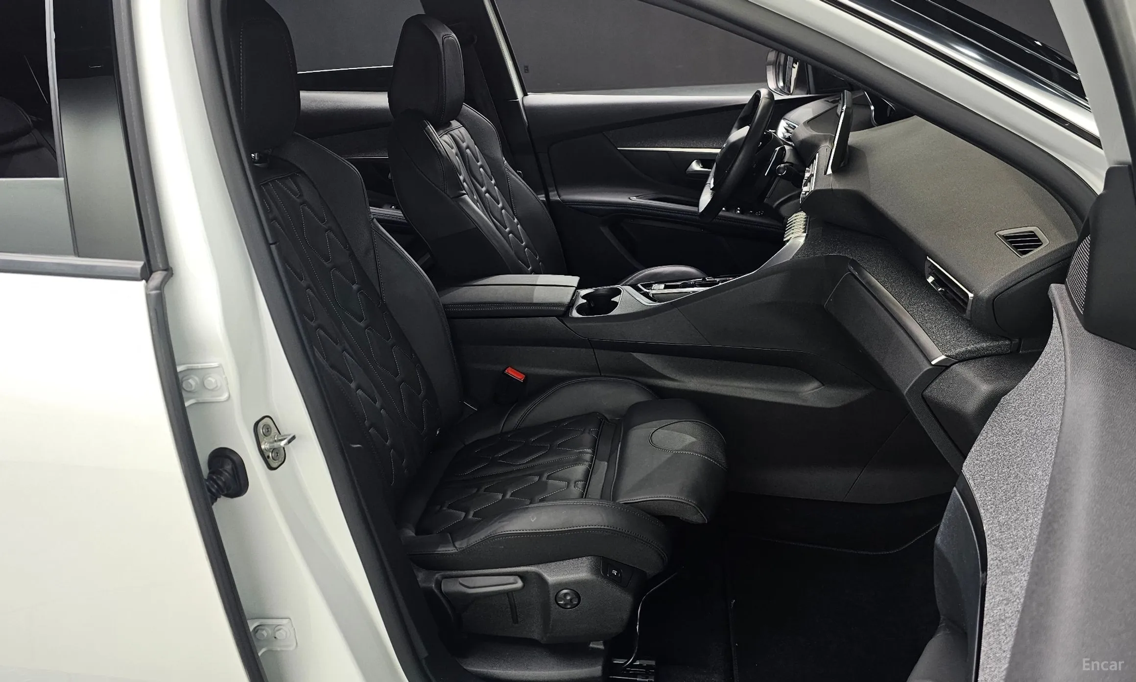 Peugeot 3008 2nd generation превью 10