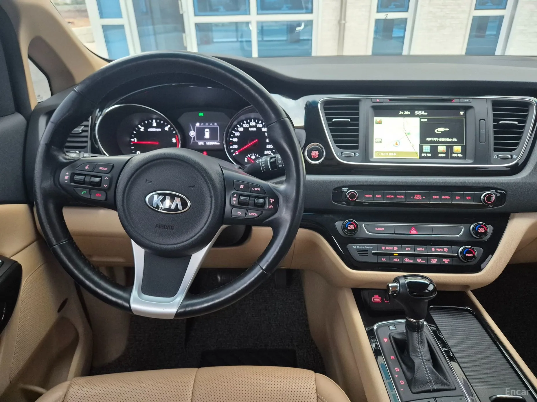 Kia Carnival превью 10