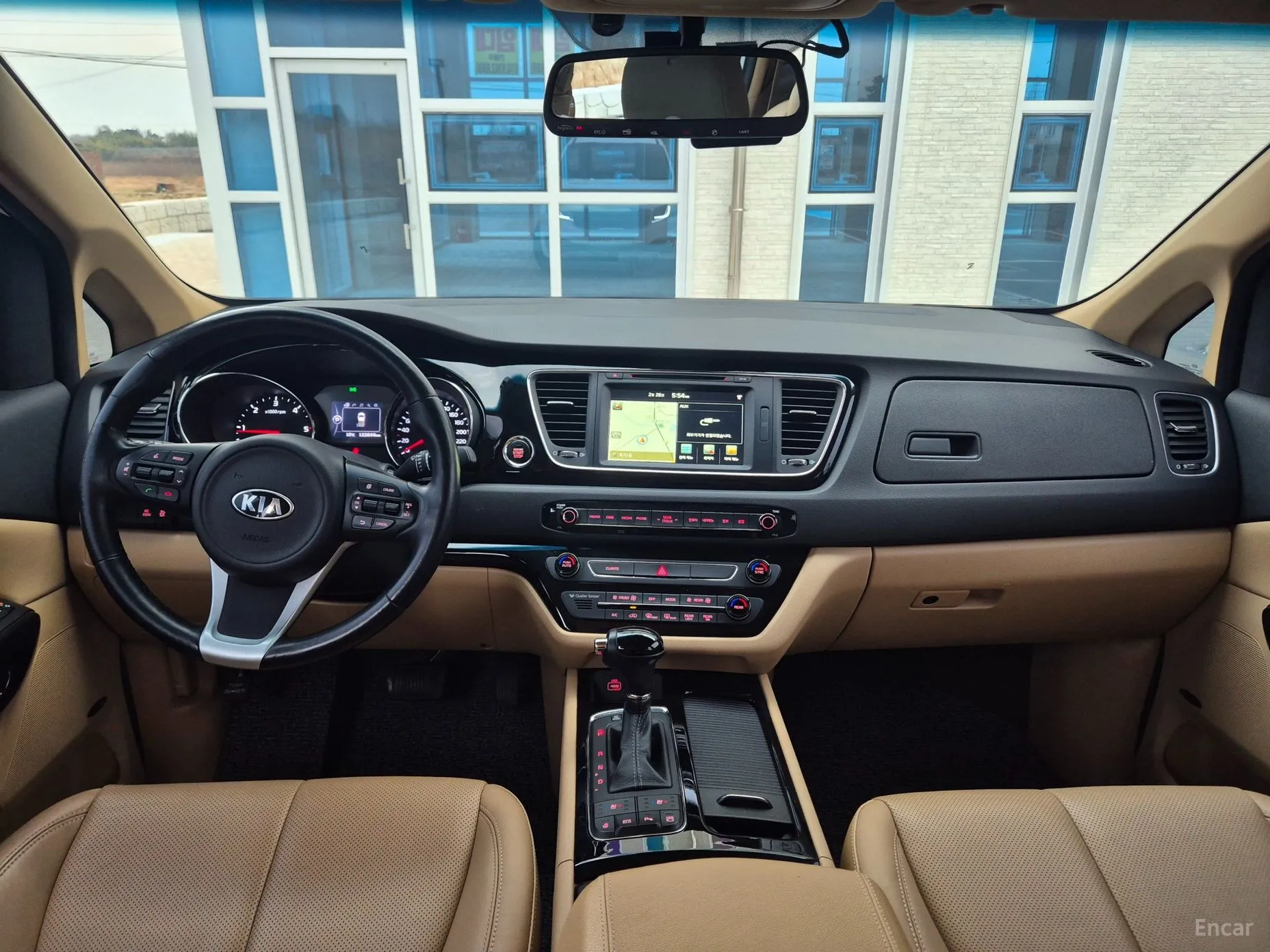 Kia Carnival превью 9