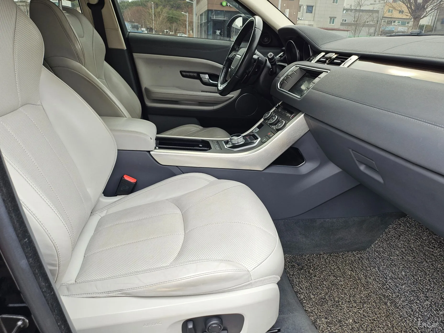 Land Rover Range Rover Evoque превью 13
