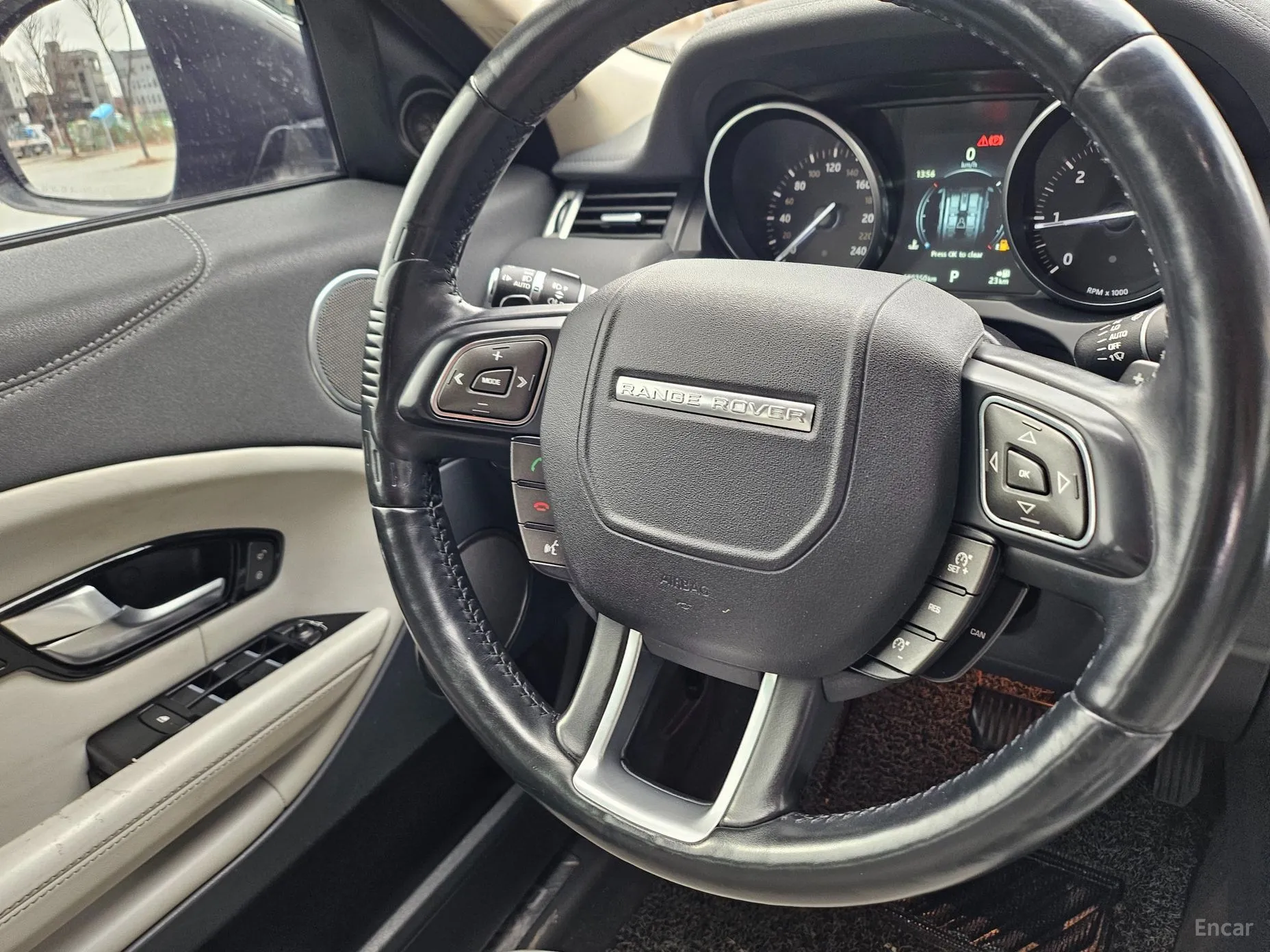 Land Rover Range Rover Evoque превью 18