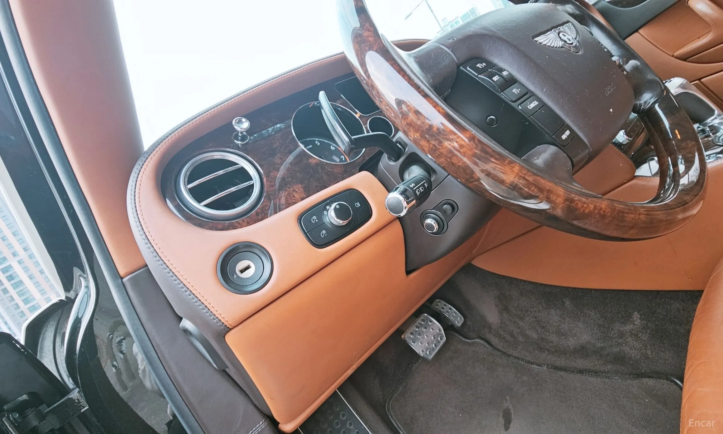 Bentley Flying Spur Gen 1 превью 10