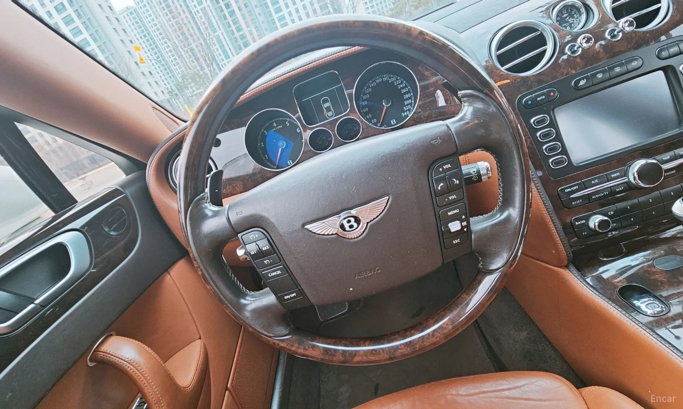 Bentley Flying Spur Gen 1 превью 11