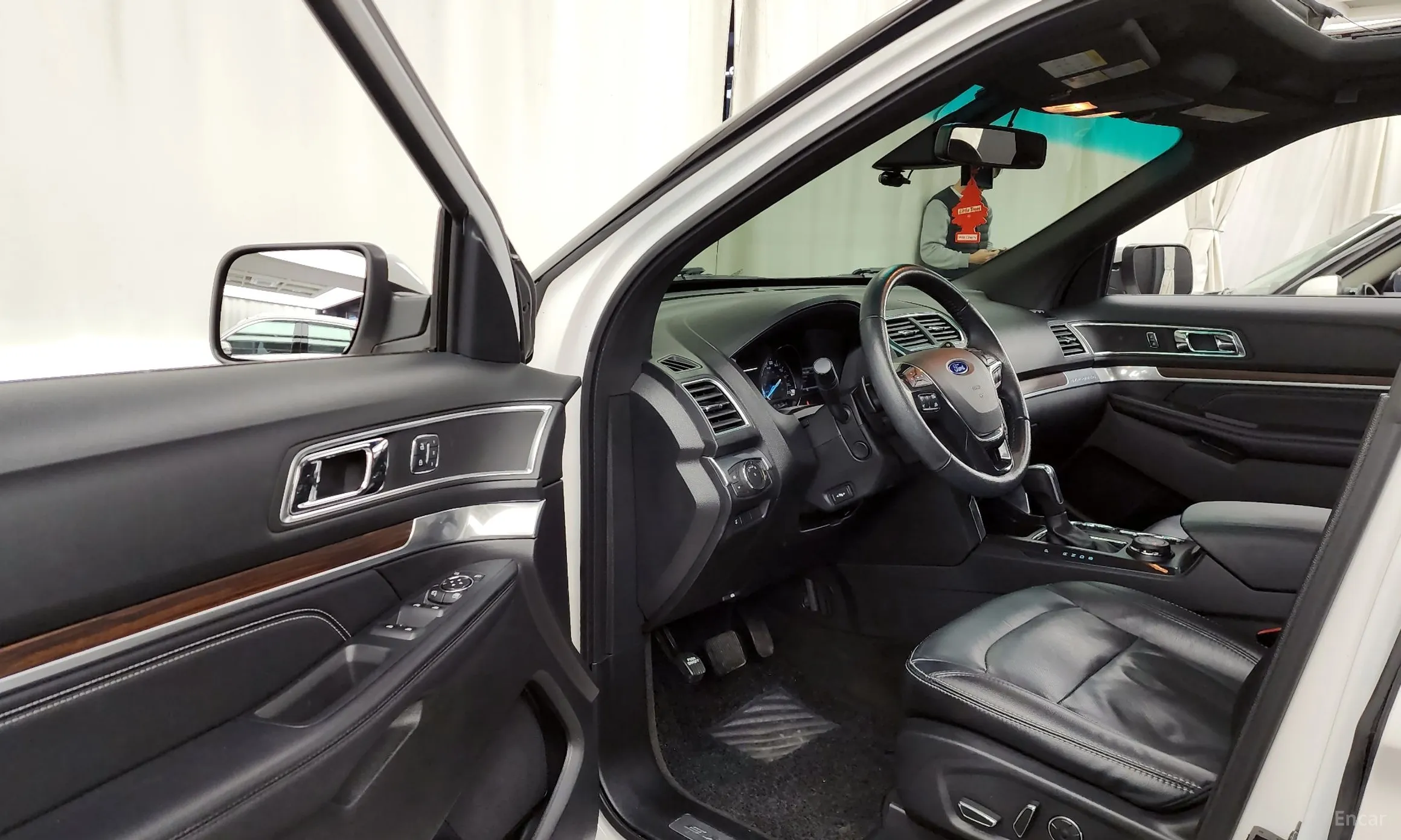 Ford Explorer превью 10