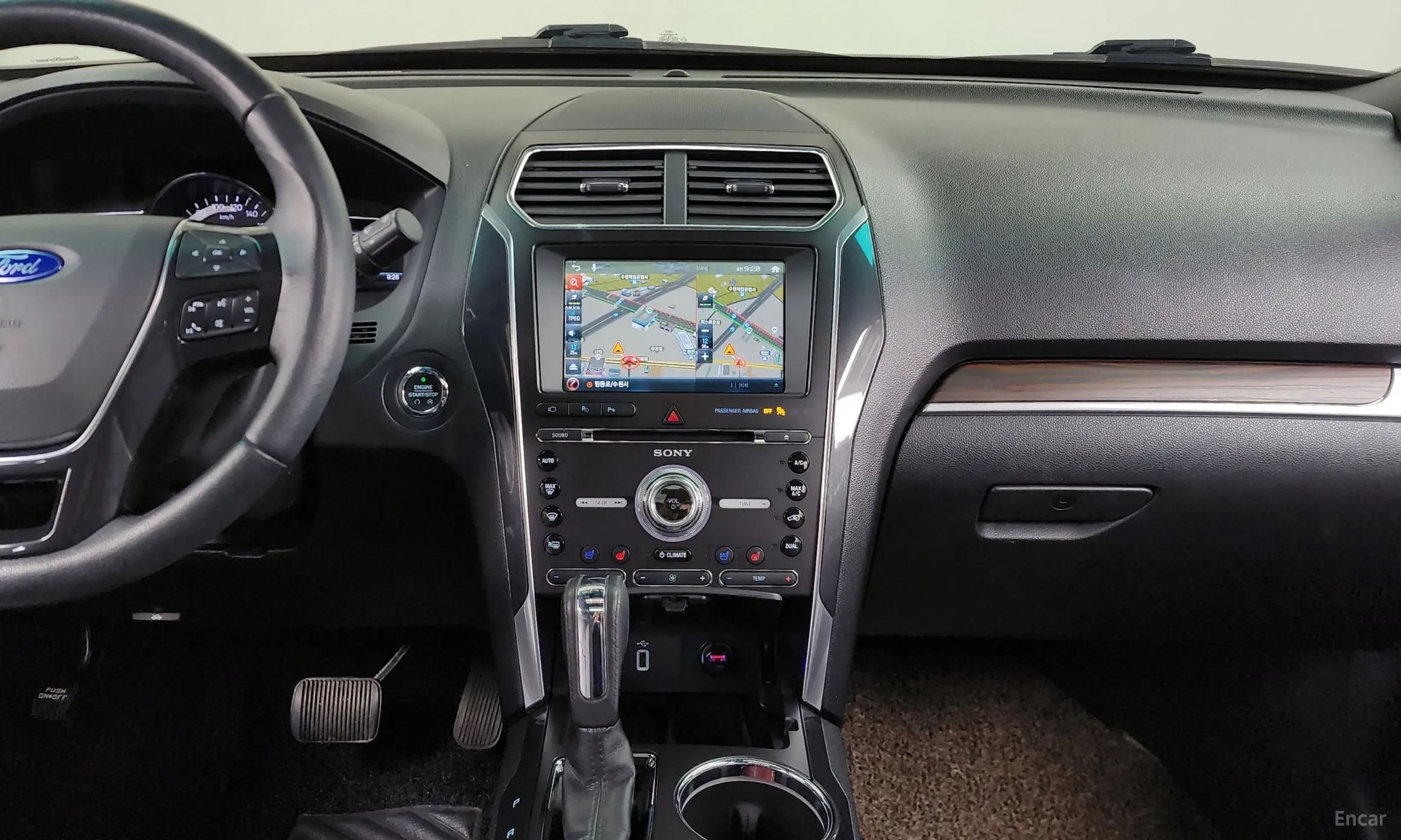 Ford Explorer превью 14