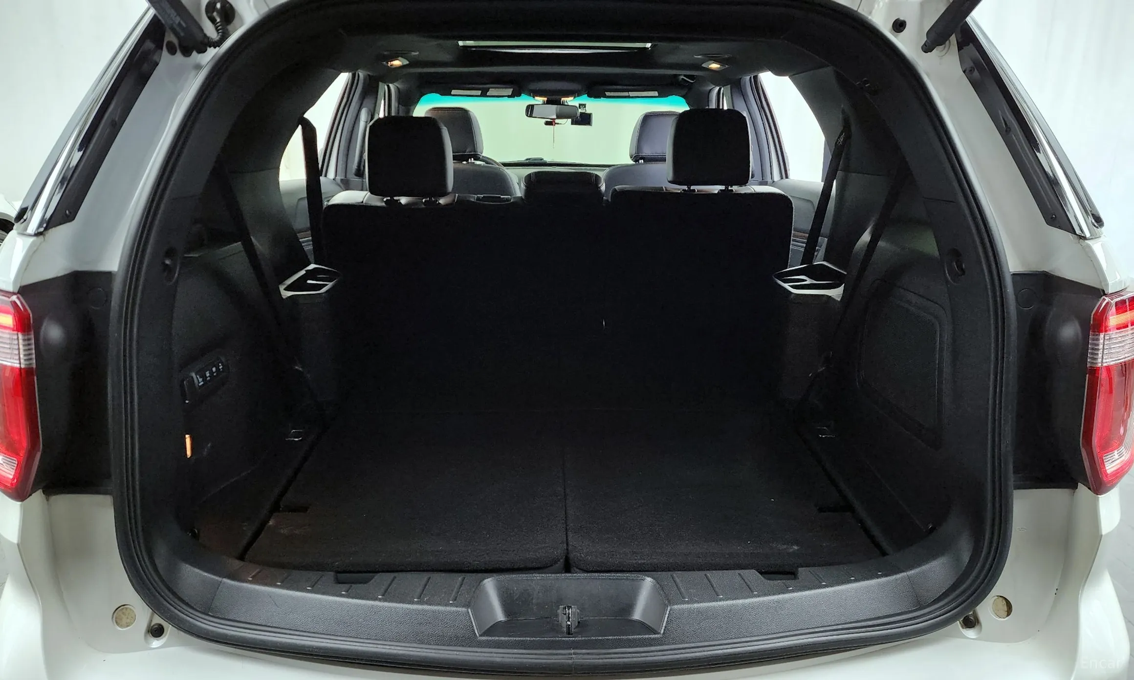 Ford Explorer превью 20