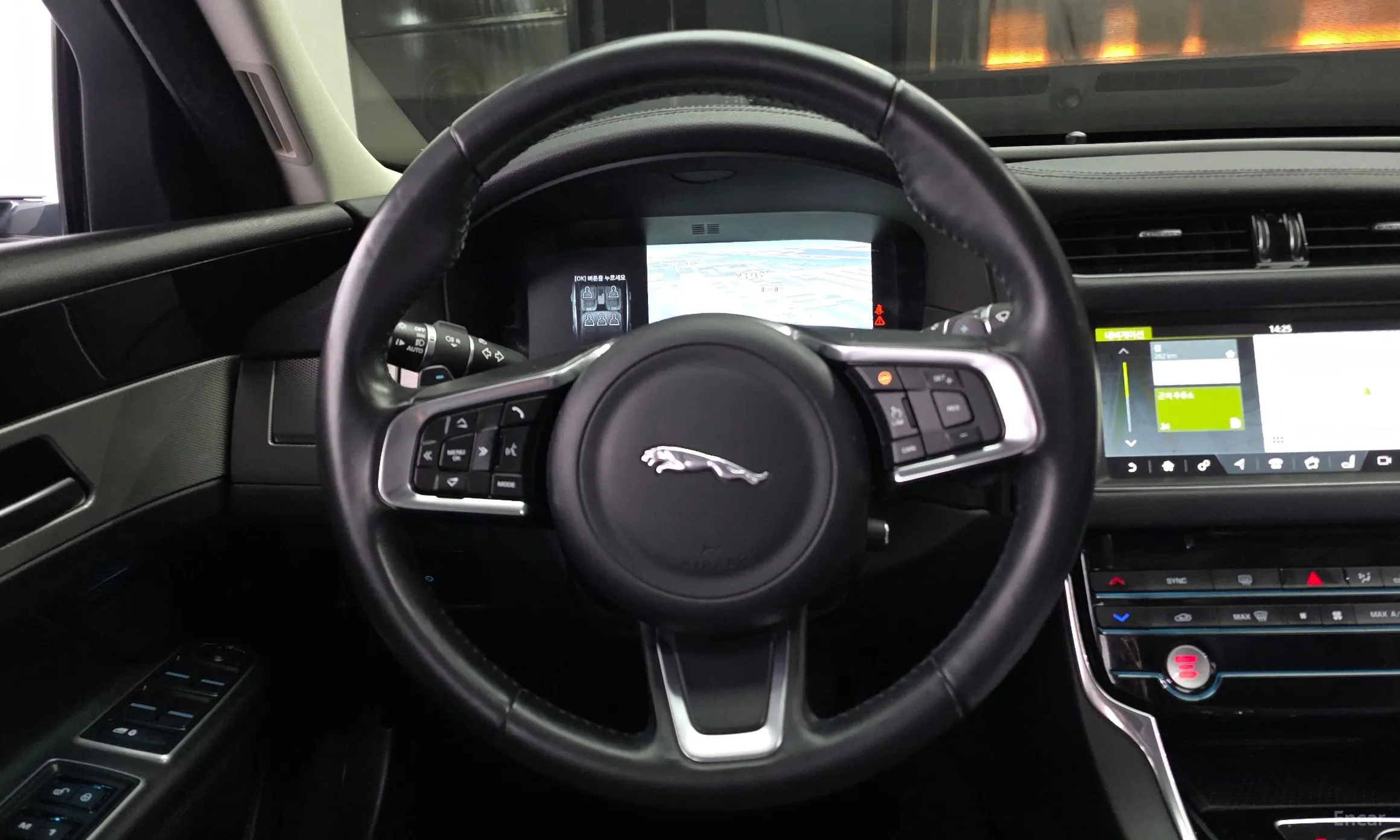 Jaguar XF (x260) превью 13