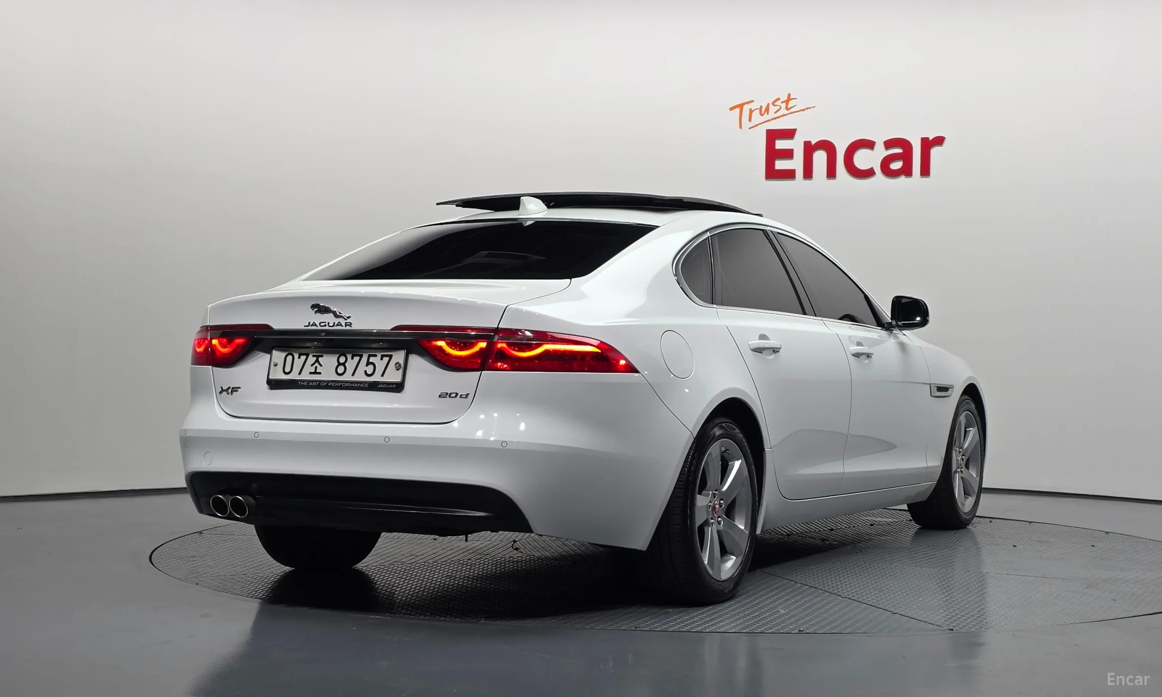Jaguar XF (x260) превью 2