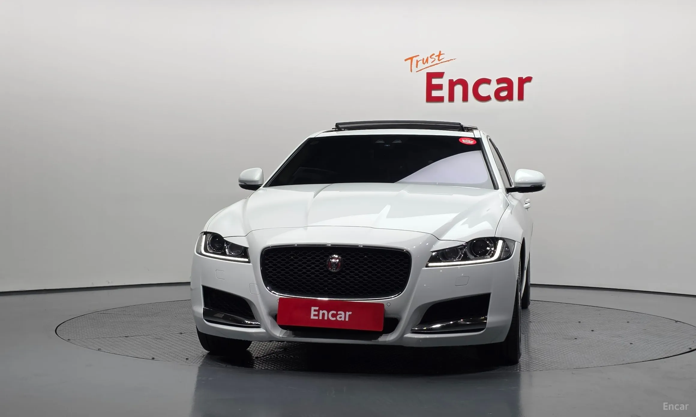 Jaguar XF (x260) превью 3