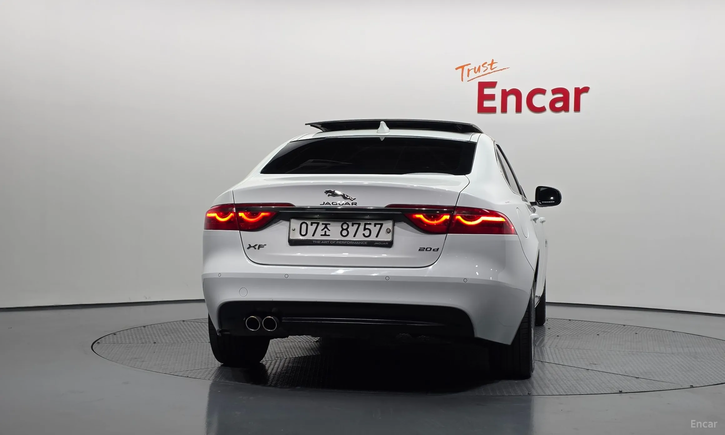 Jaguar XF (x260) превью 4