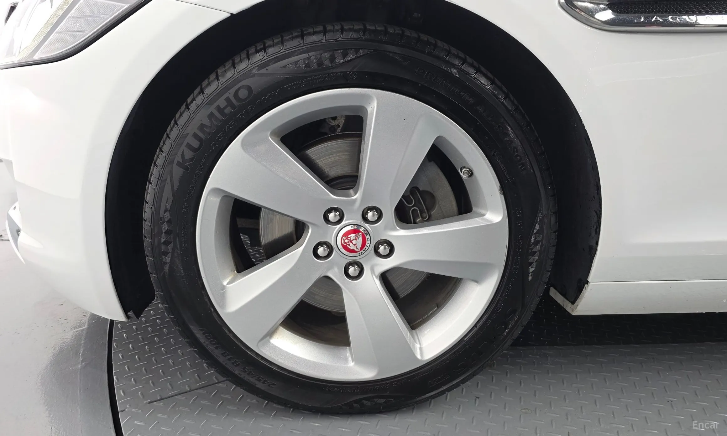 Jaguar XF (x260) превью 5