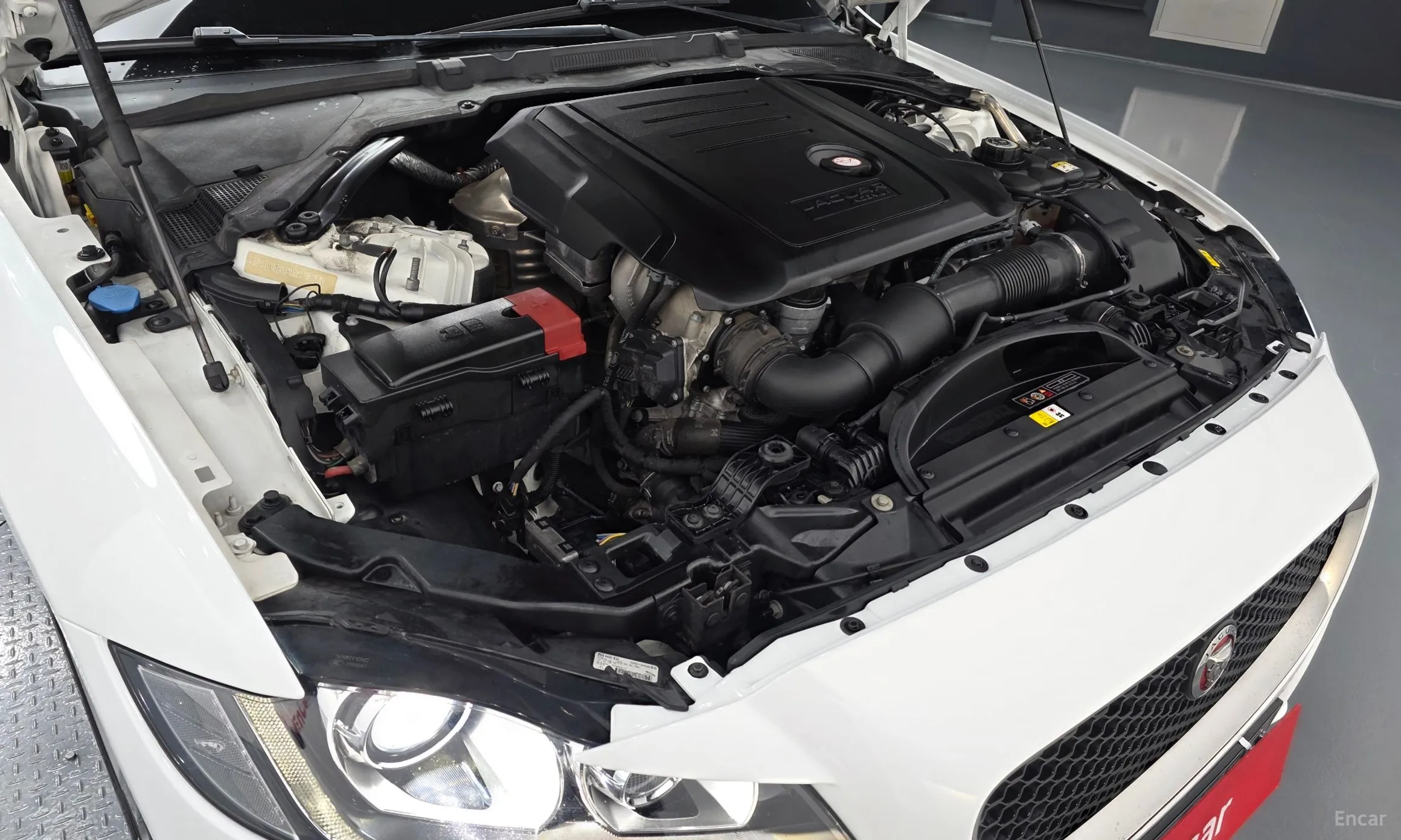 Jaguar XF (x260) превью 6