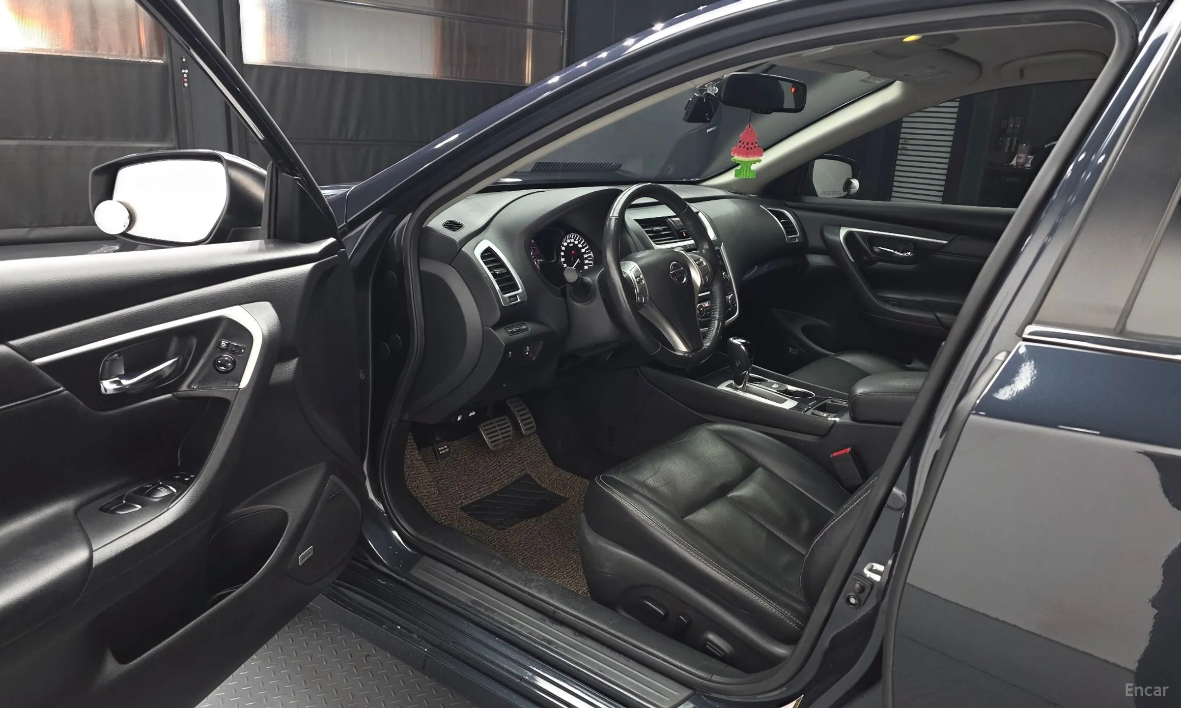 Nissan Altima превью 10