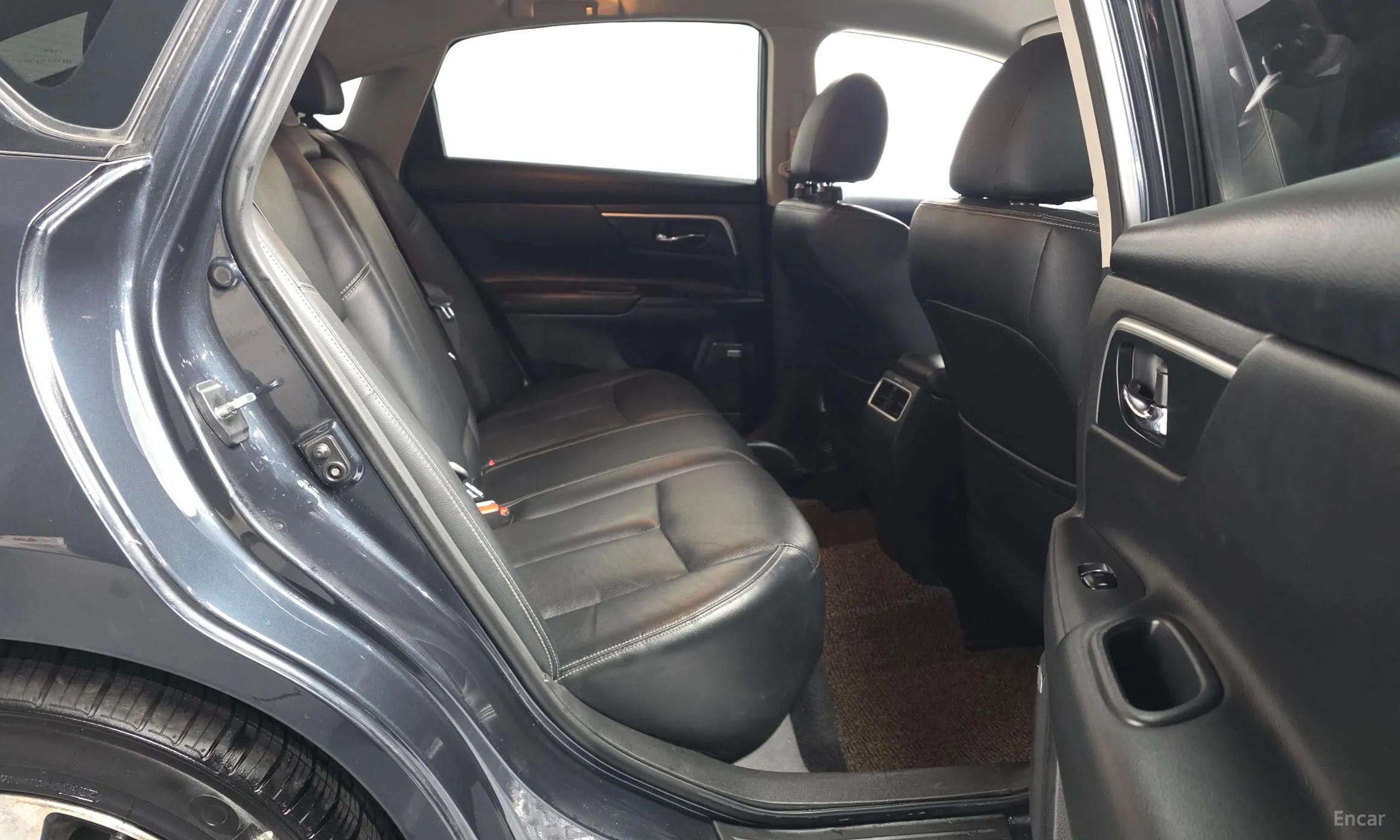 Nissan Altima превью 12