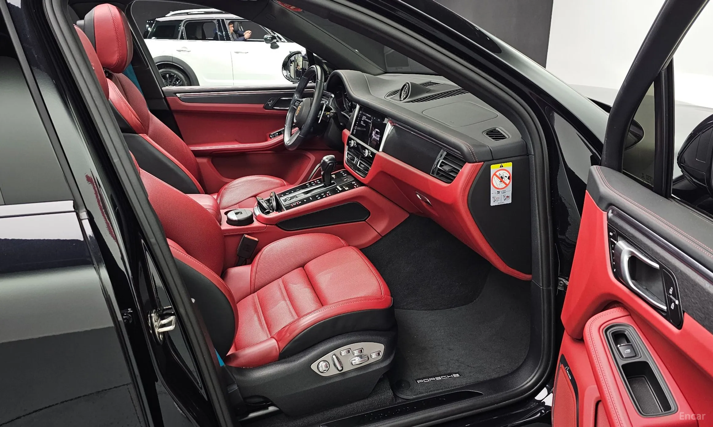 Porsche Macan превью 10