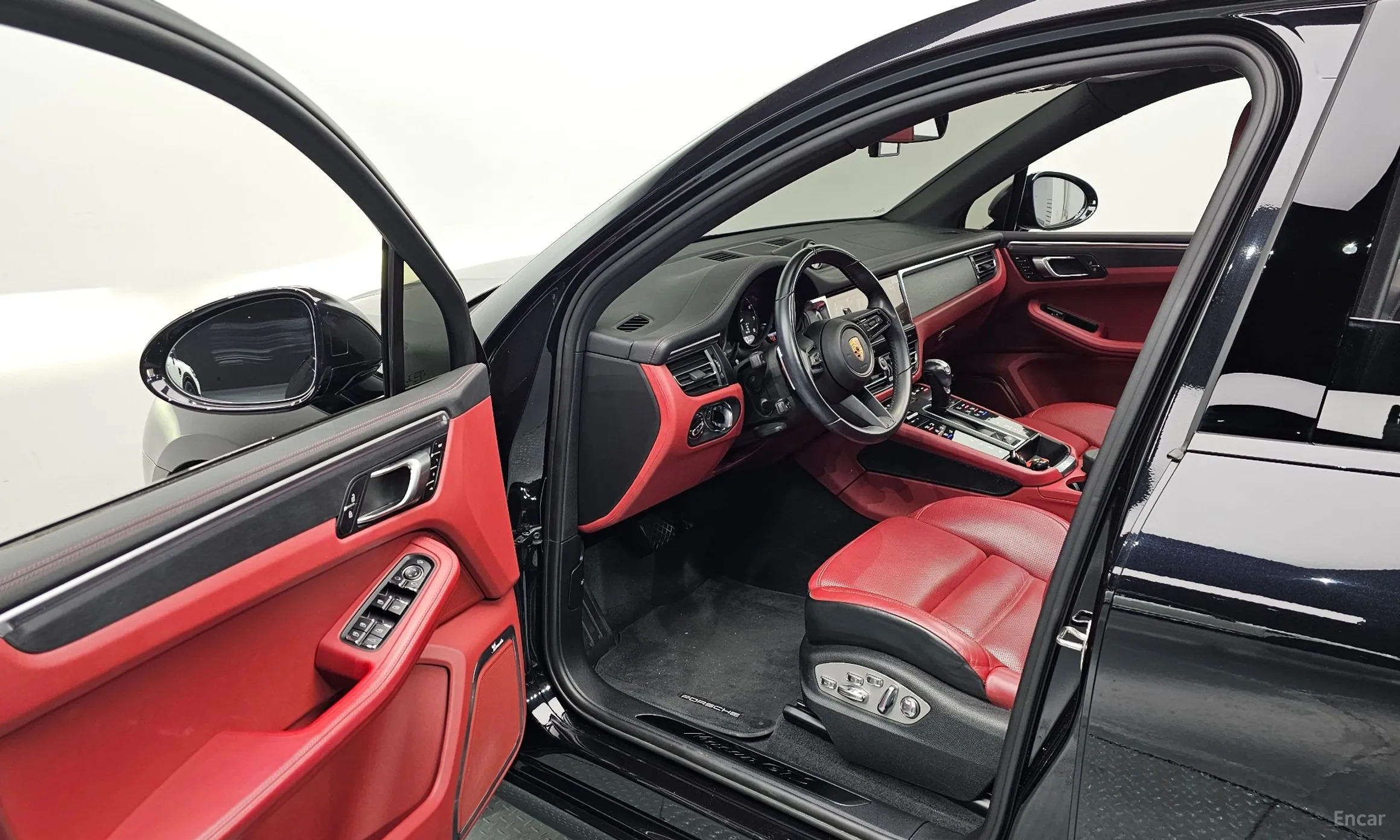 Porsche Macan превью 11