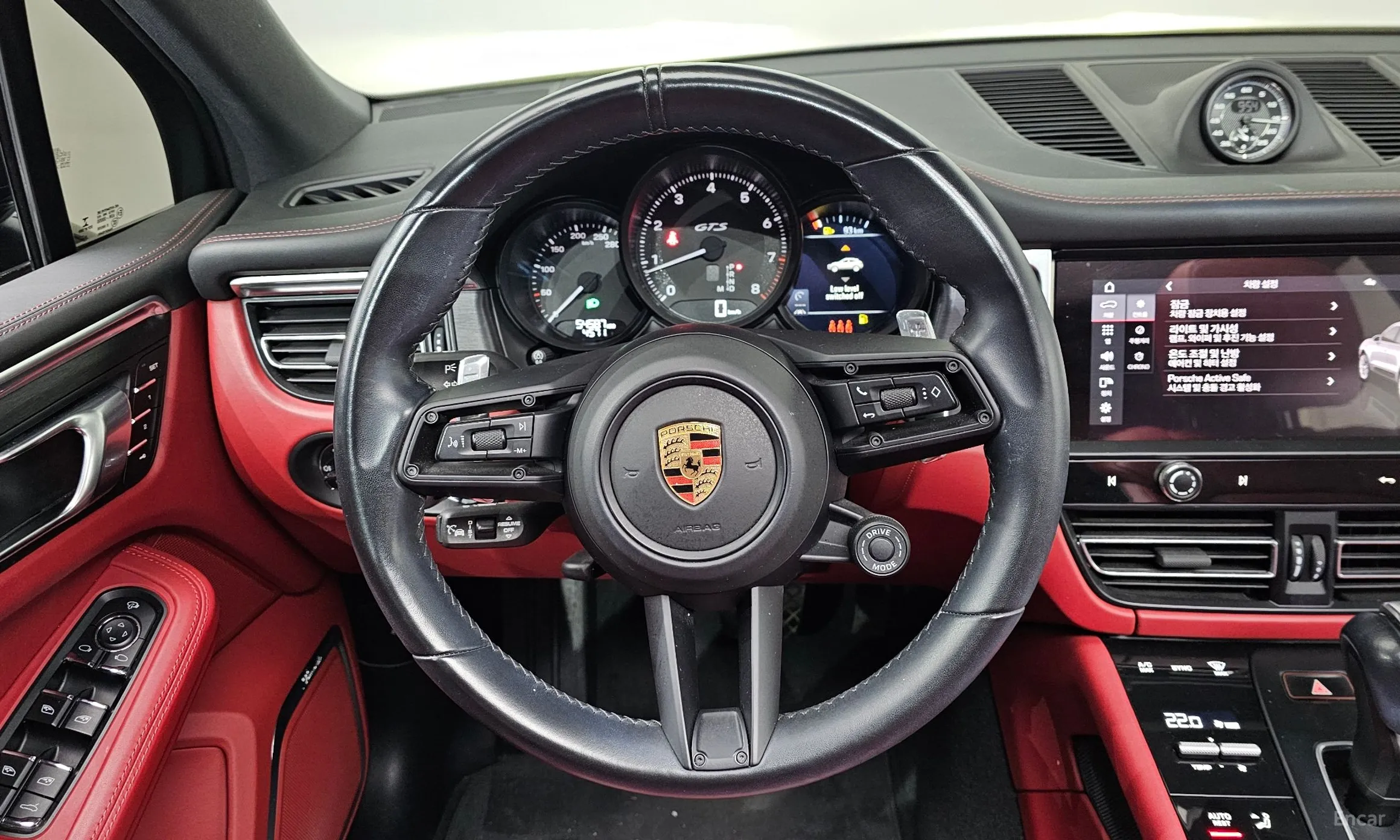 Porsche Macan превью 13
