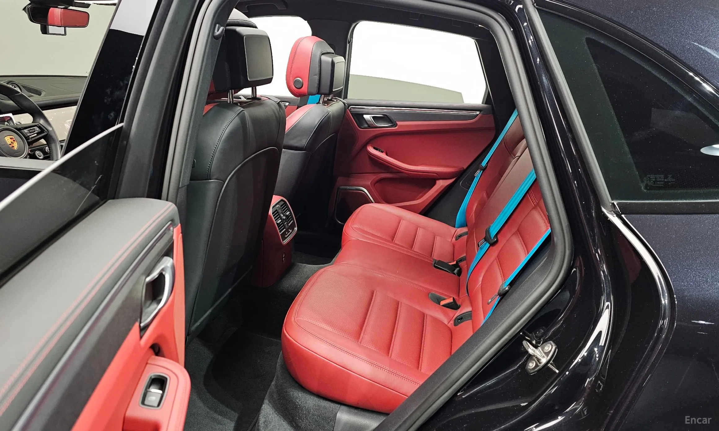 Porsche Macan превью 16