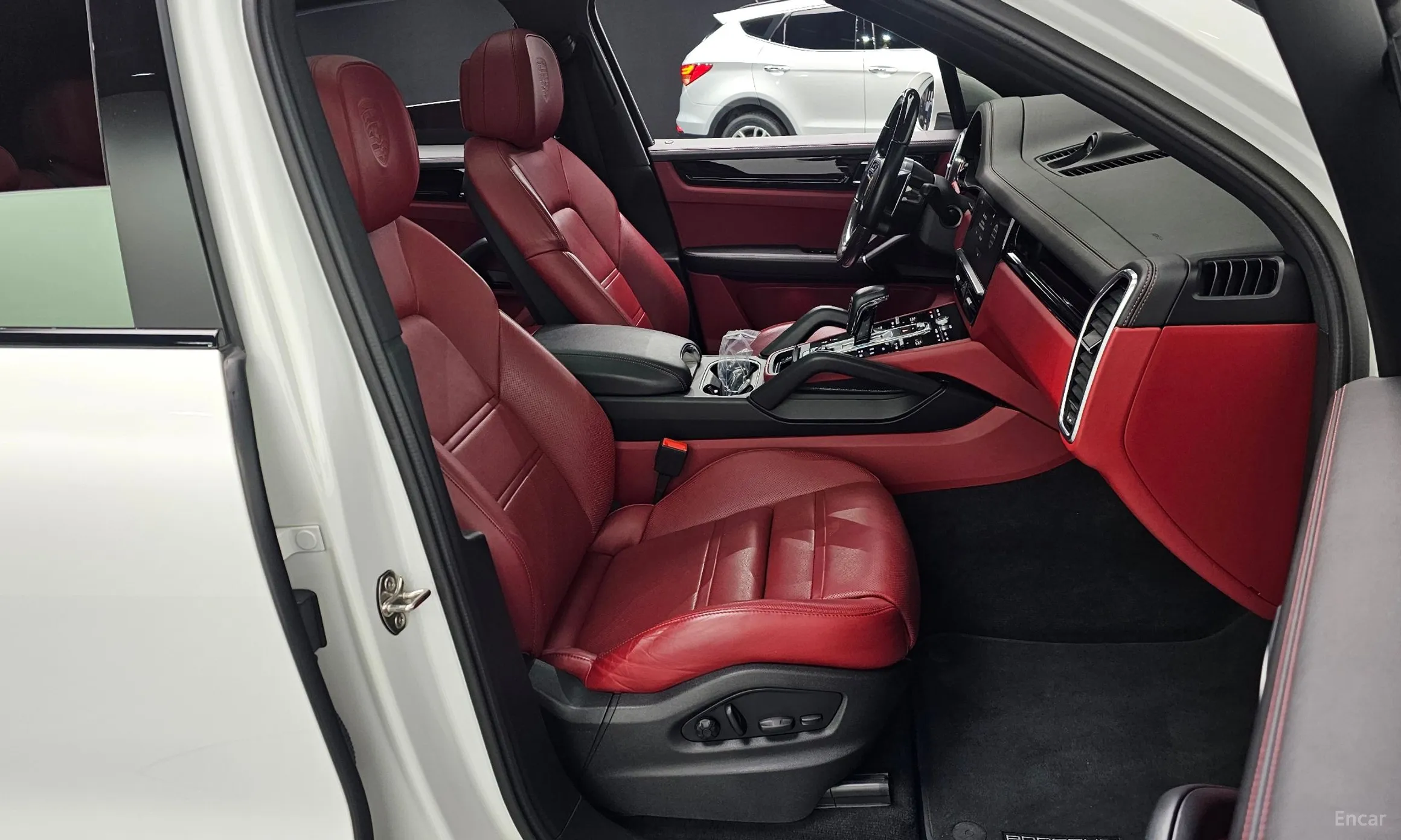 Porsche Cayenne (PO536) превью 10