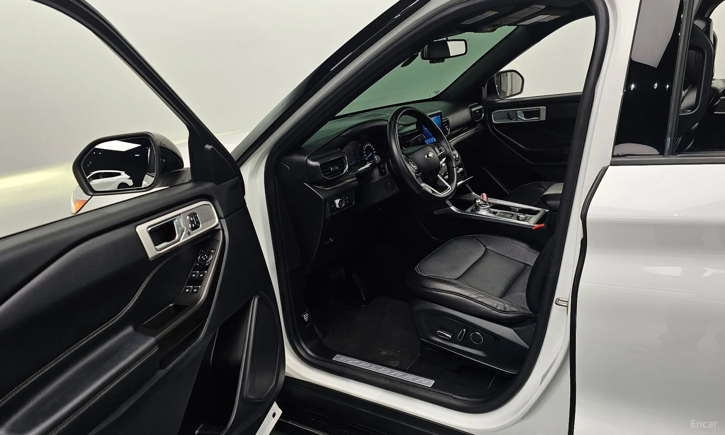 Ford Explorer 6th Generation превью 11