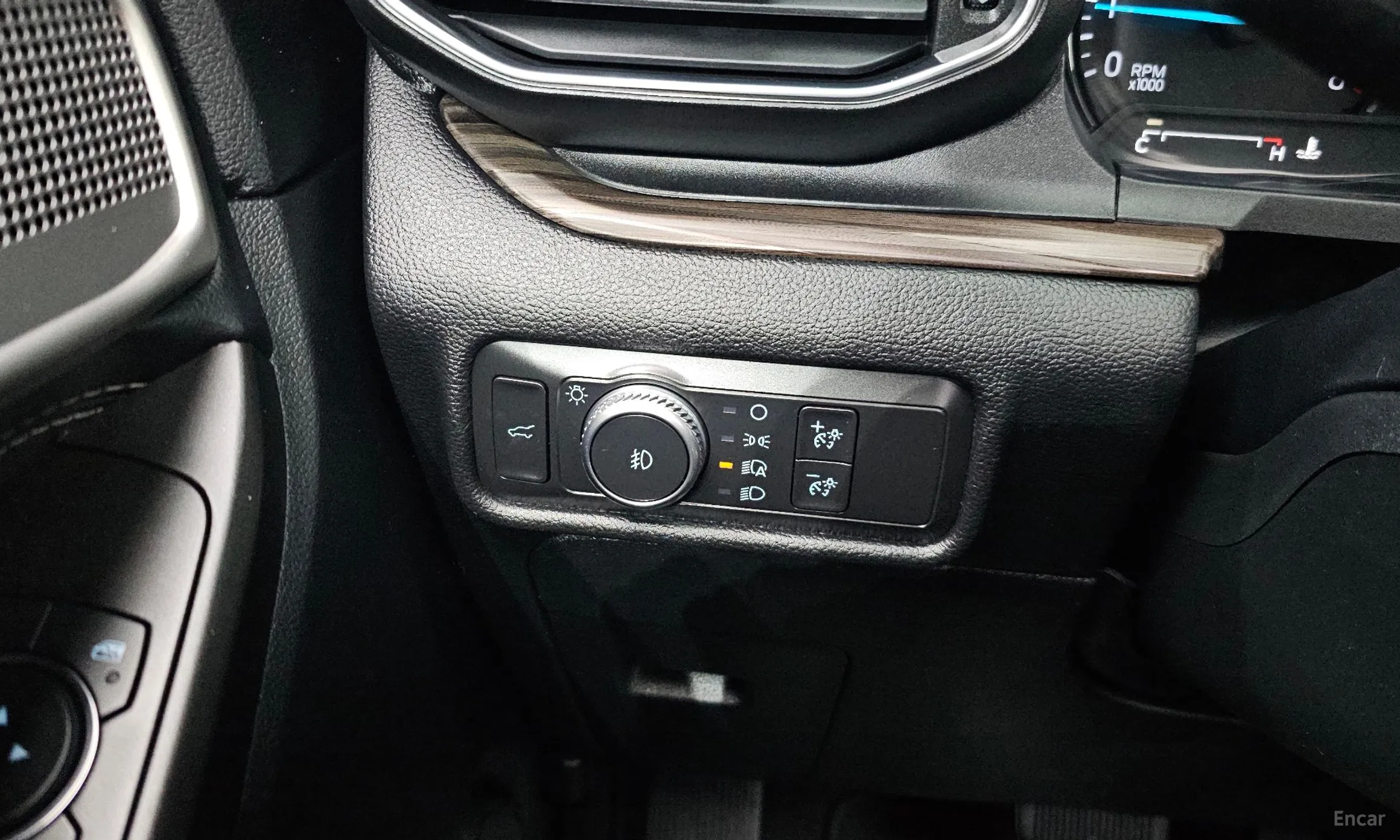 Ford Explorer 6th Generation превью 18