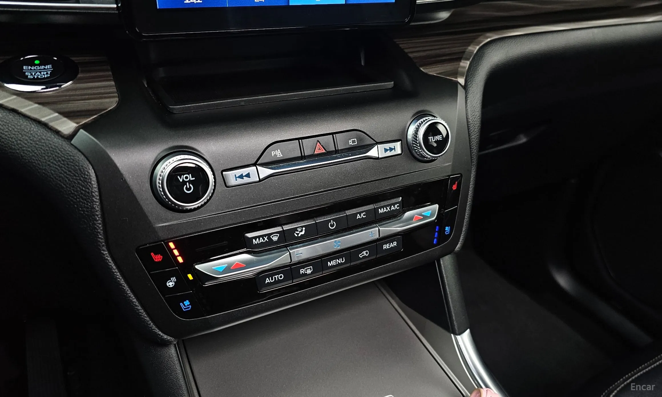 Ford Explorer 6th Generation превью 20