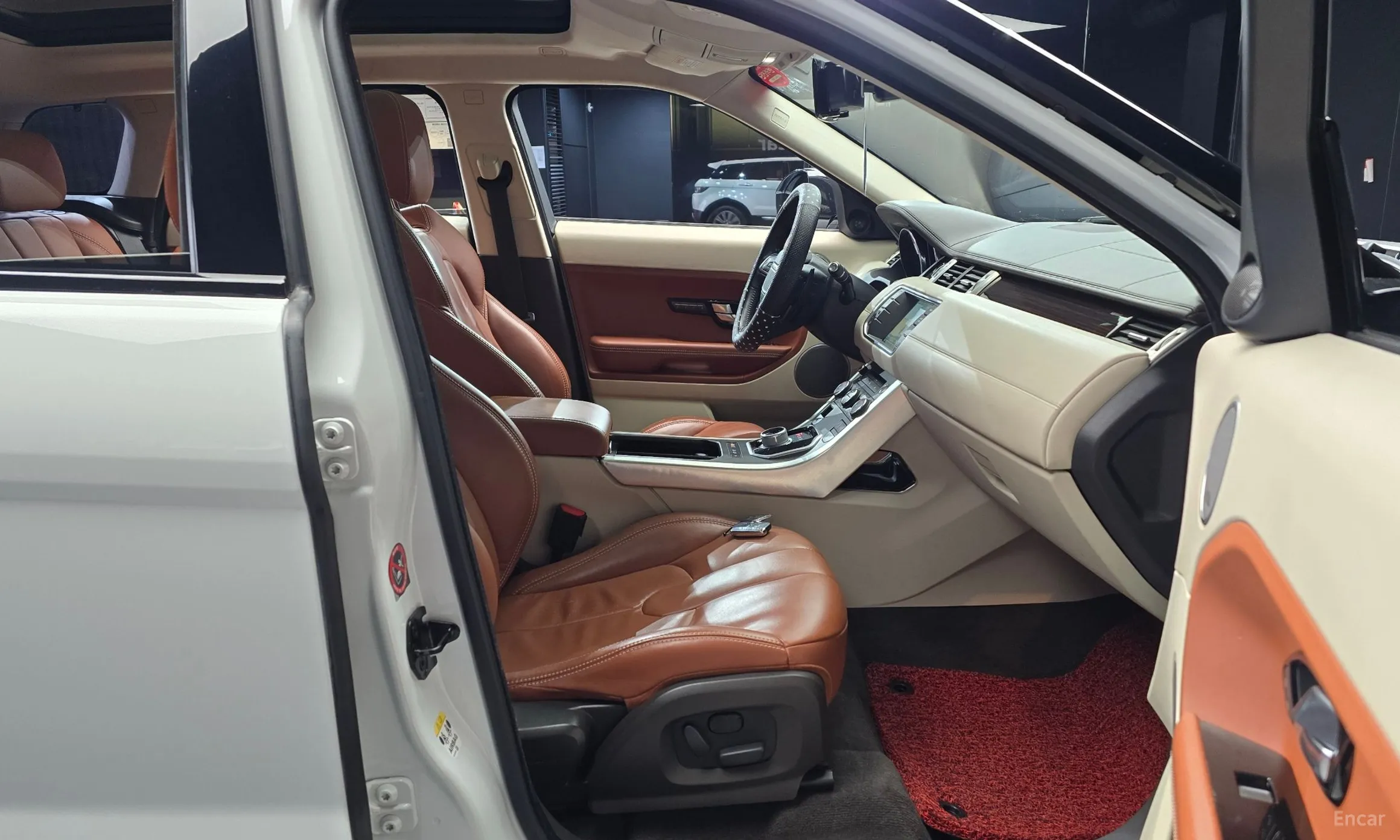 Land Rover Range Rover Evoque превью 11
