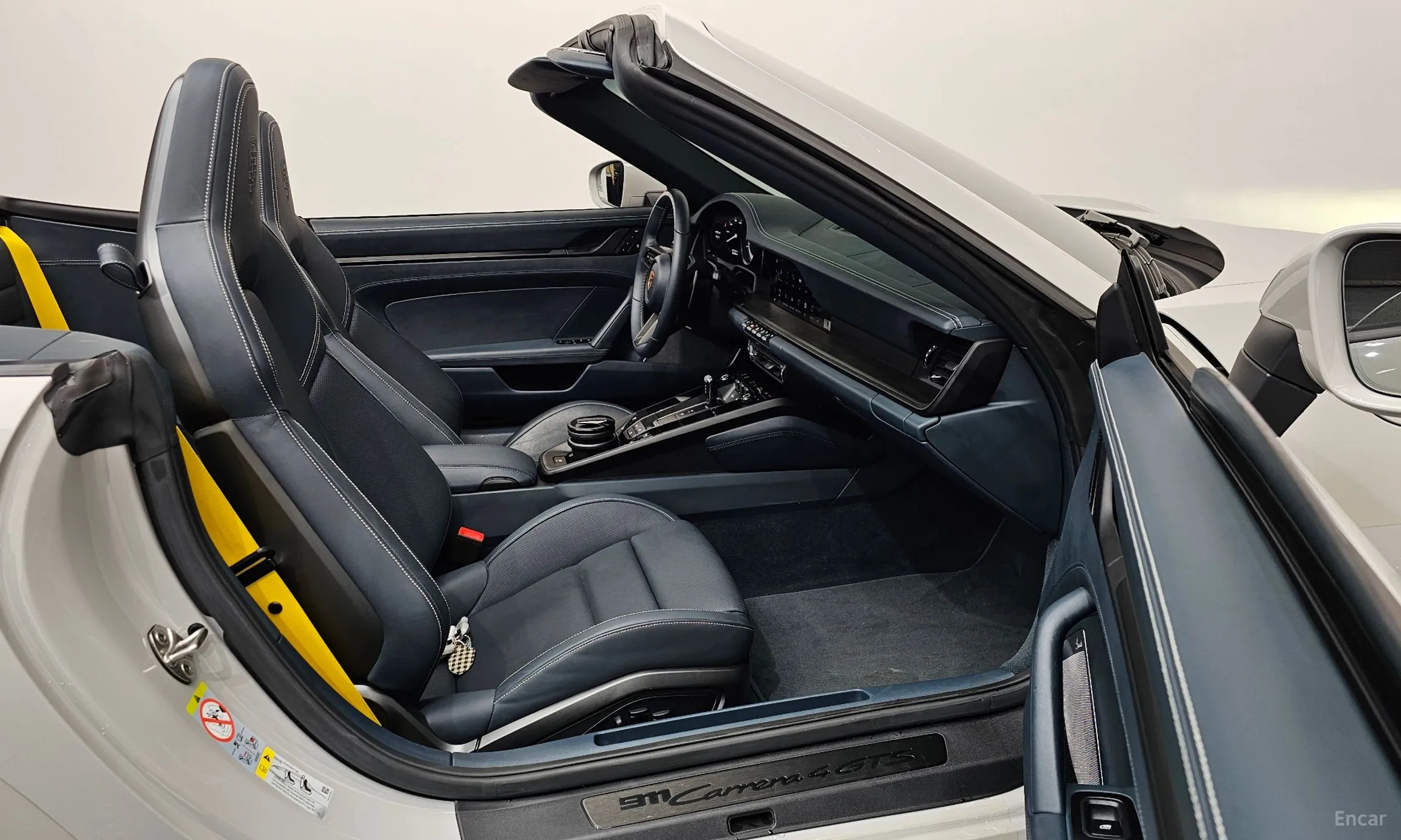 Porsche 911 (992) превью 11