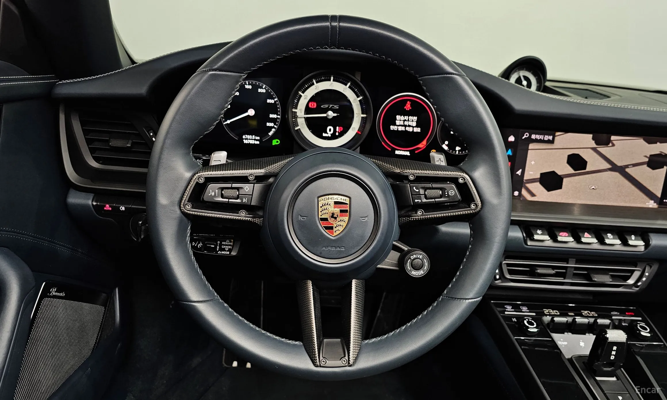 Porsche 911 (992) превью 13