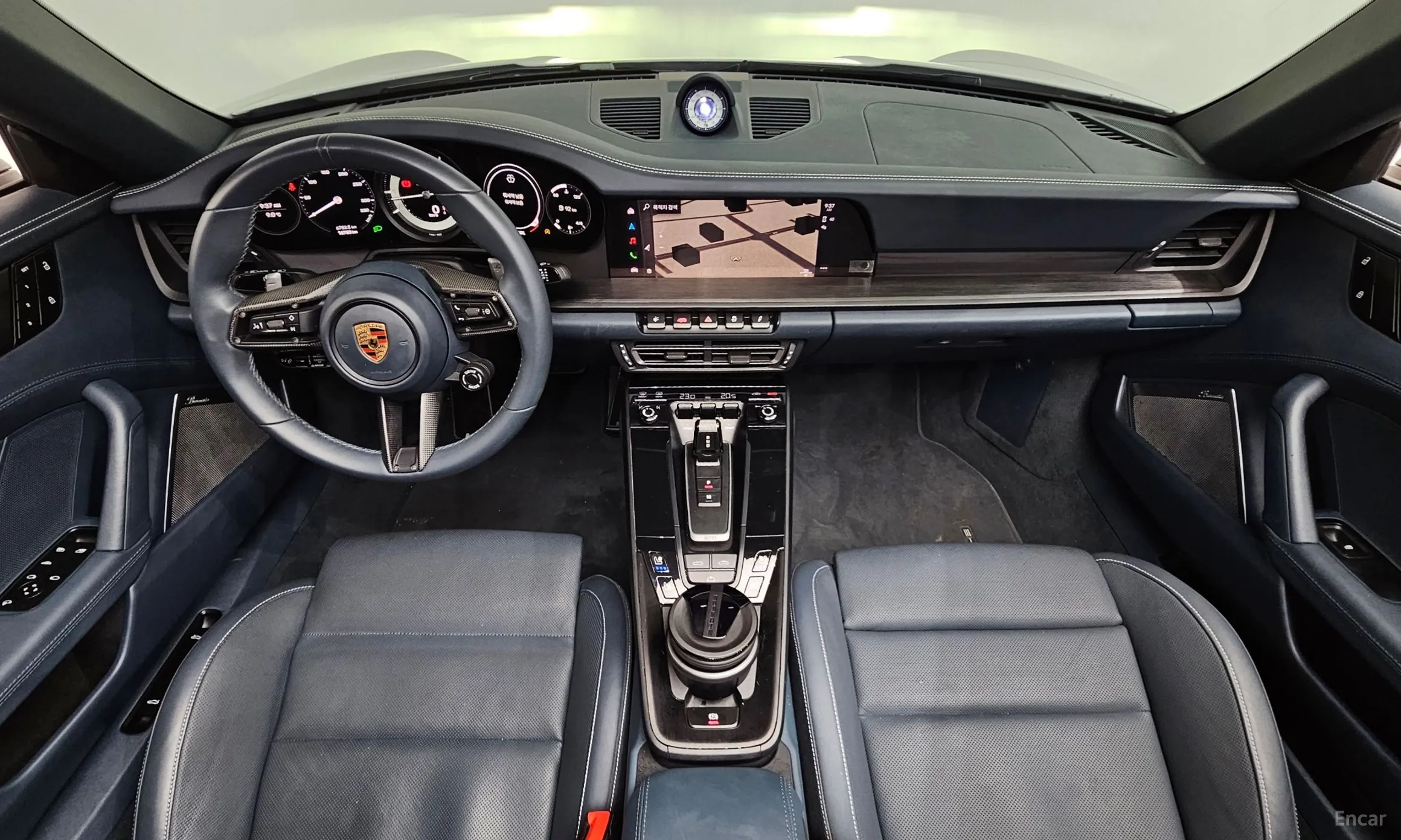 Porsche 911 (992) превью 7