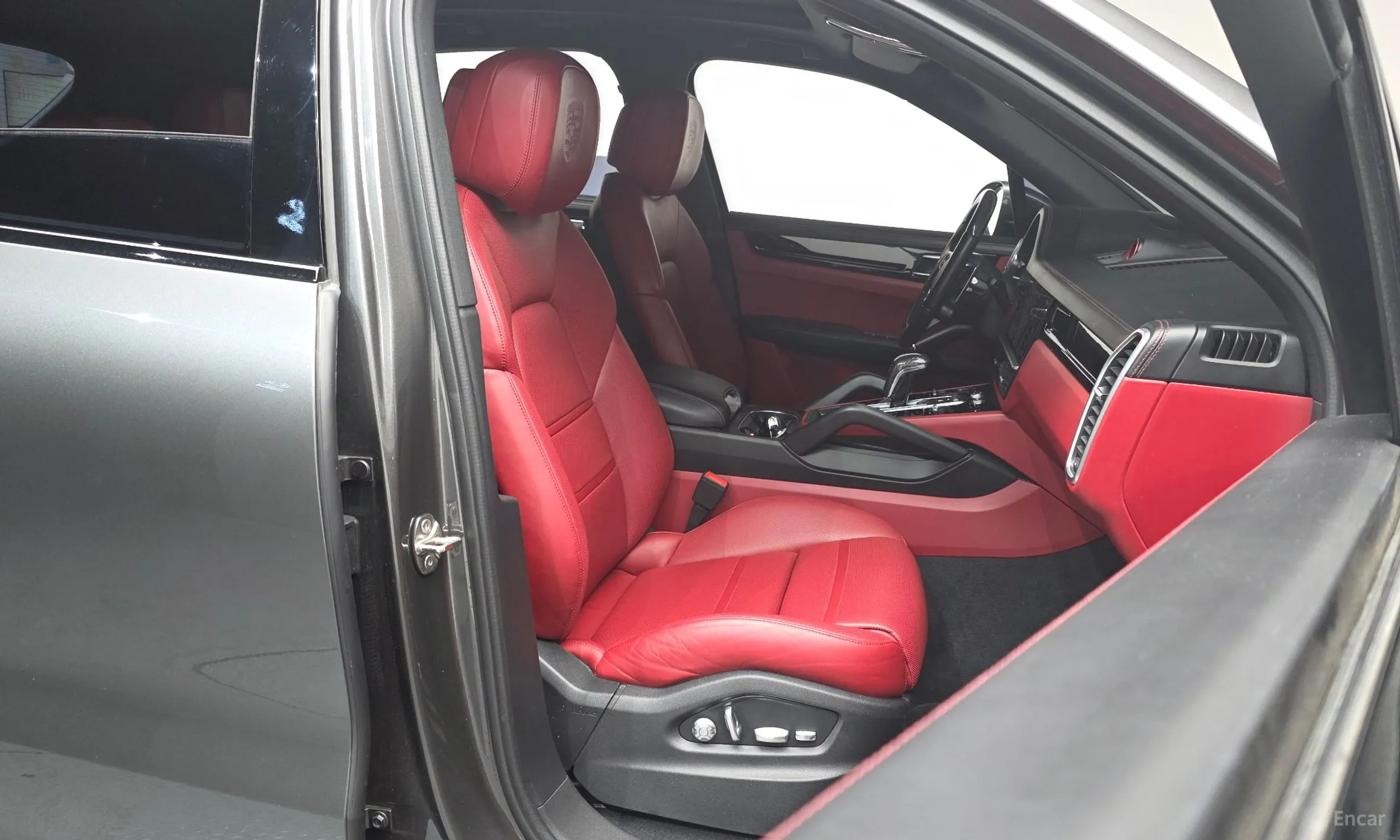 Porsche Cayenne (PO536) превью 10