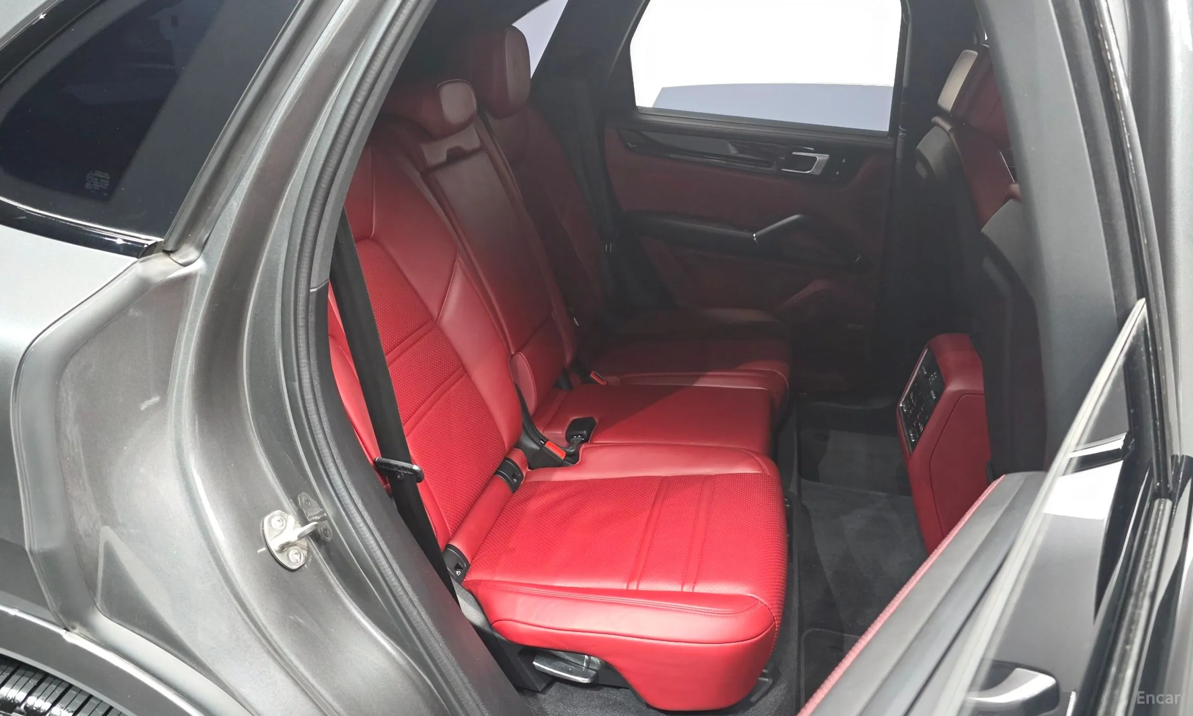 Porsche Cayenne (PO536) превью 12