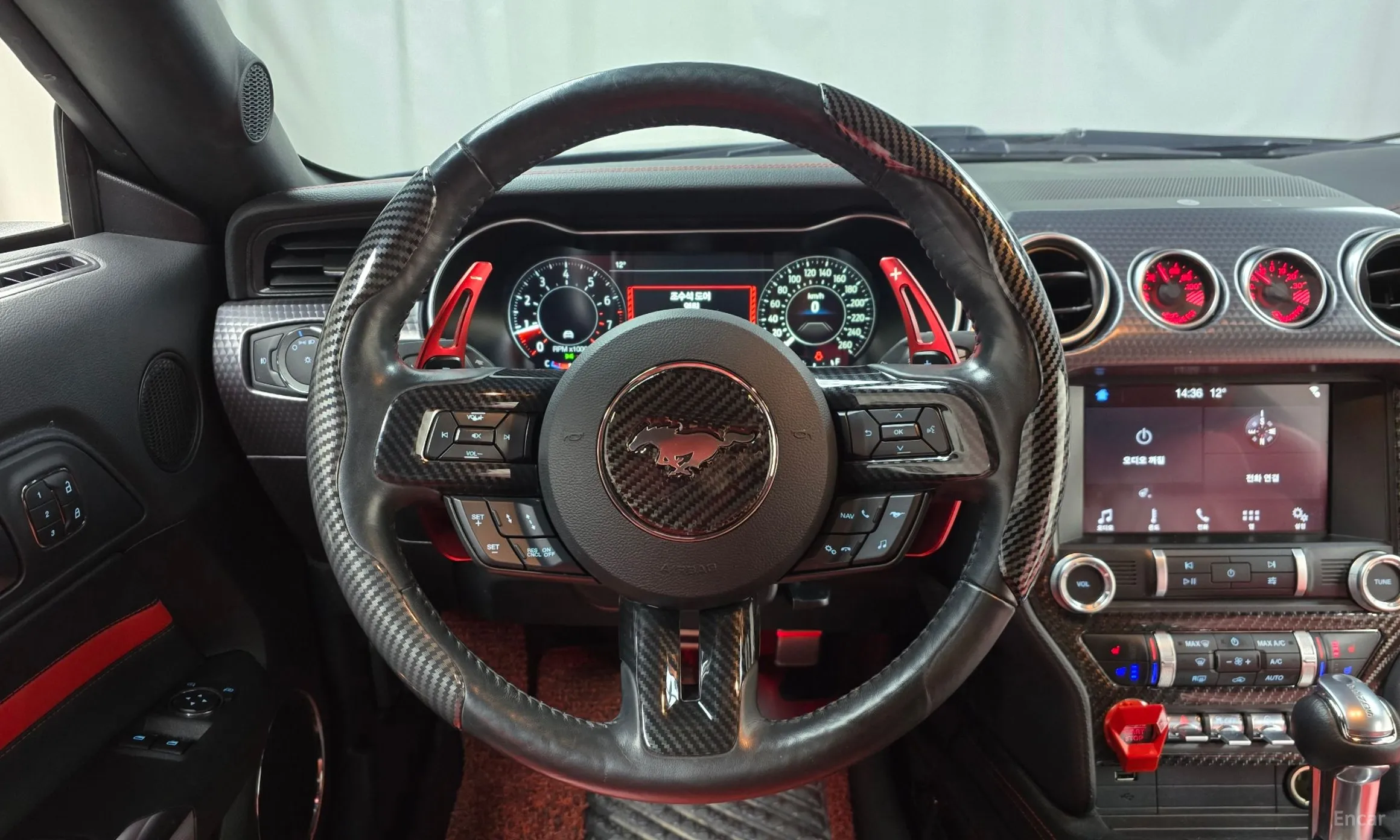 Ford Mustang превью 13