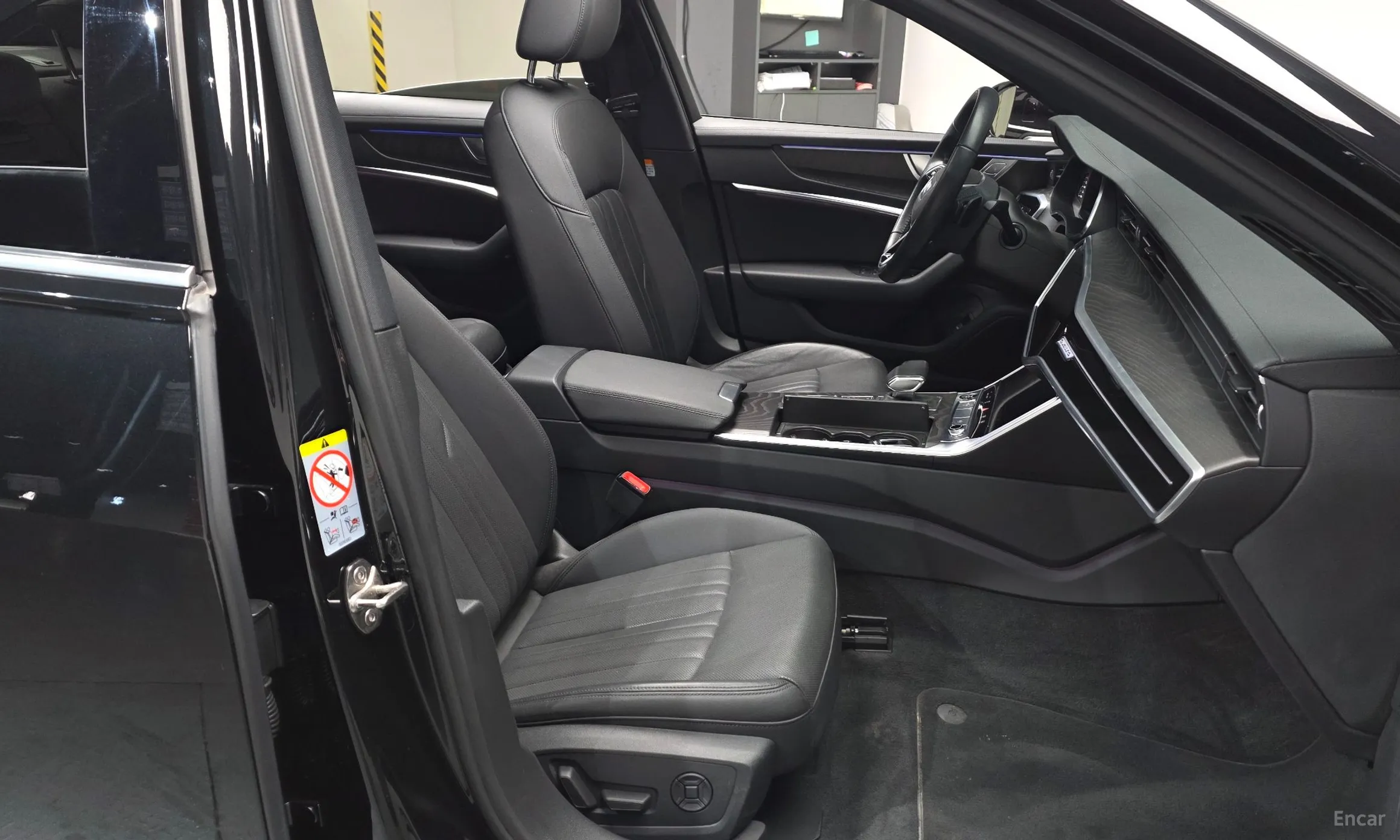 Audi A6 (C8) превью 10