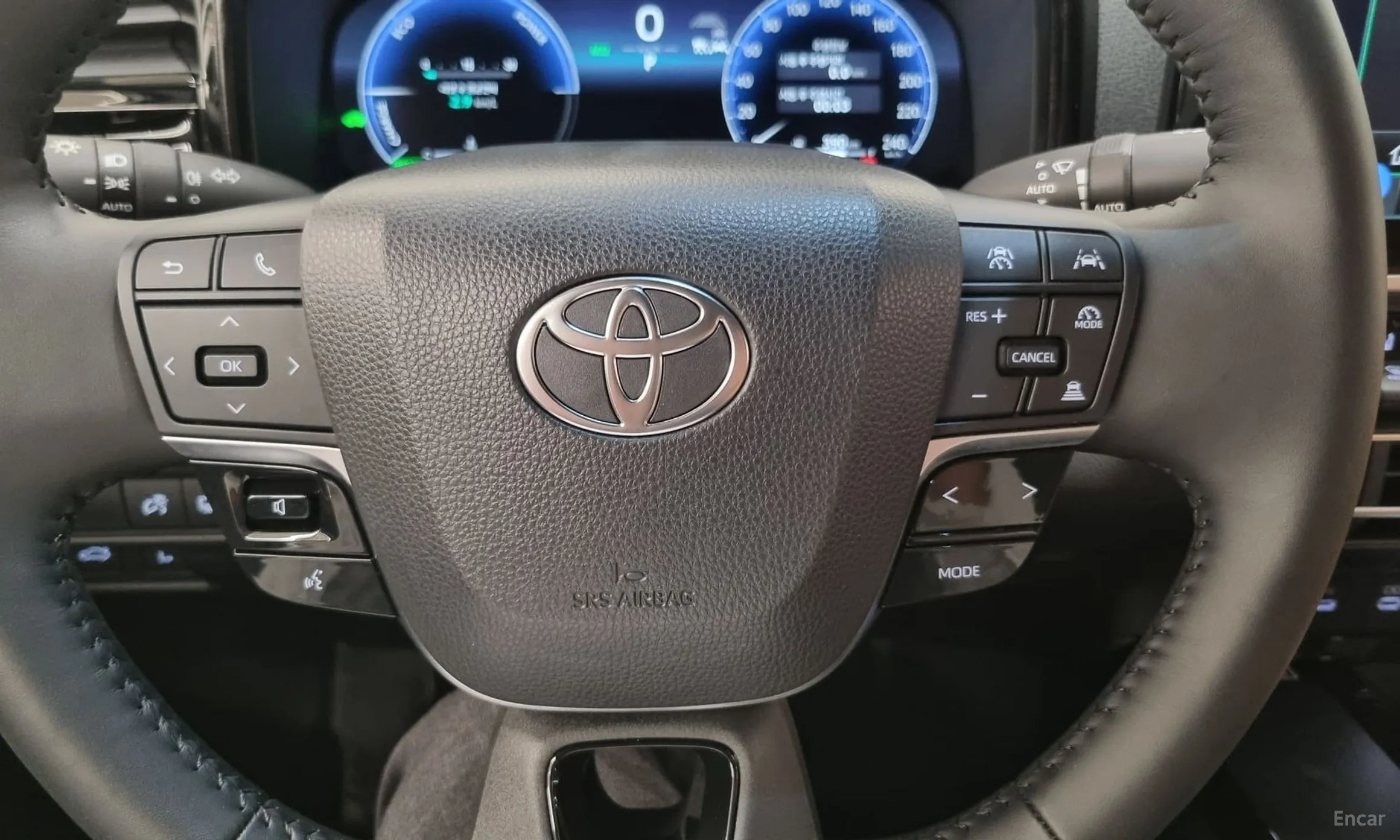 Toyota Camry (XV80) превью 13