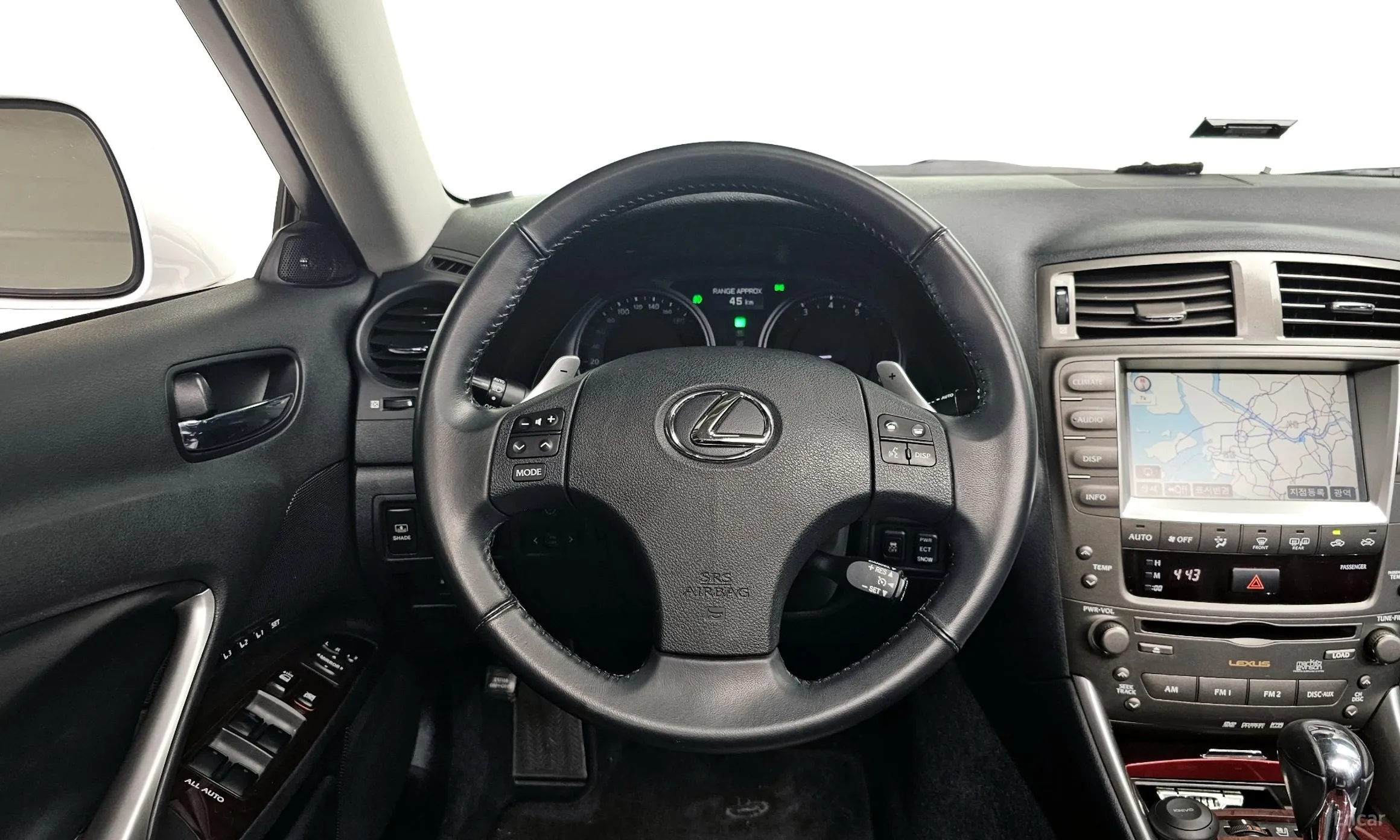 Lexus IS250 превью 13