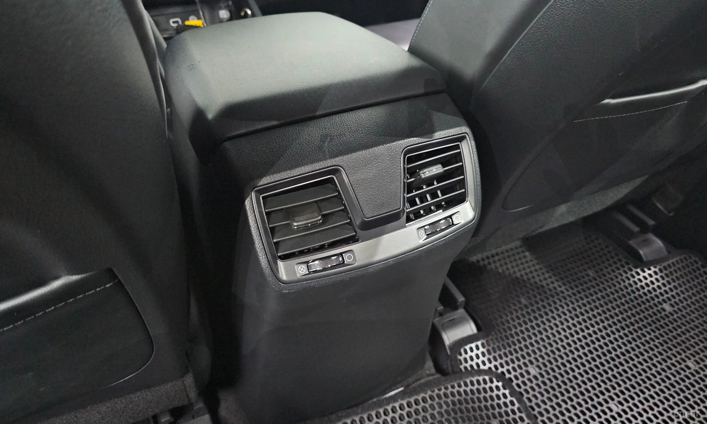 KG Mobility (SsangYong) Rexton Sports Khan превью 19