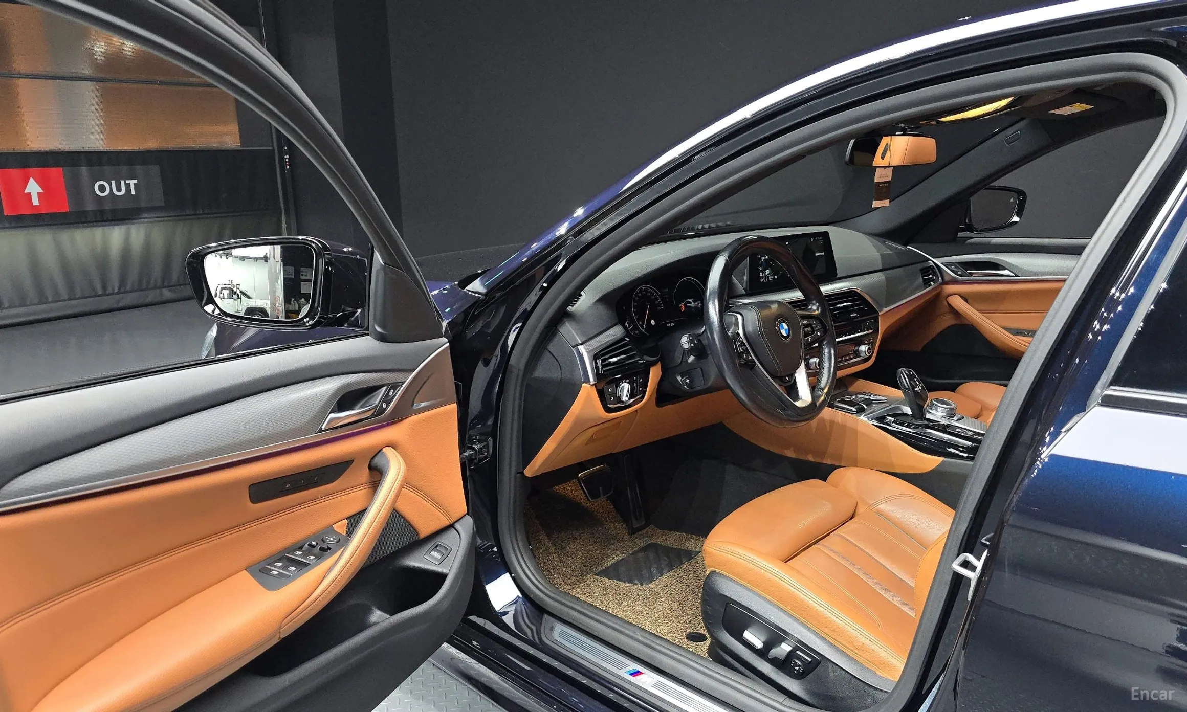 BMW 5 Series (G30) превью 10